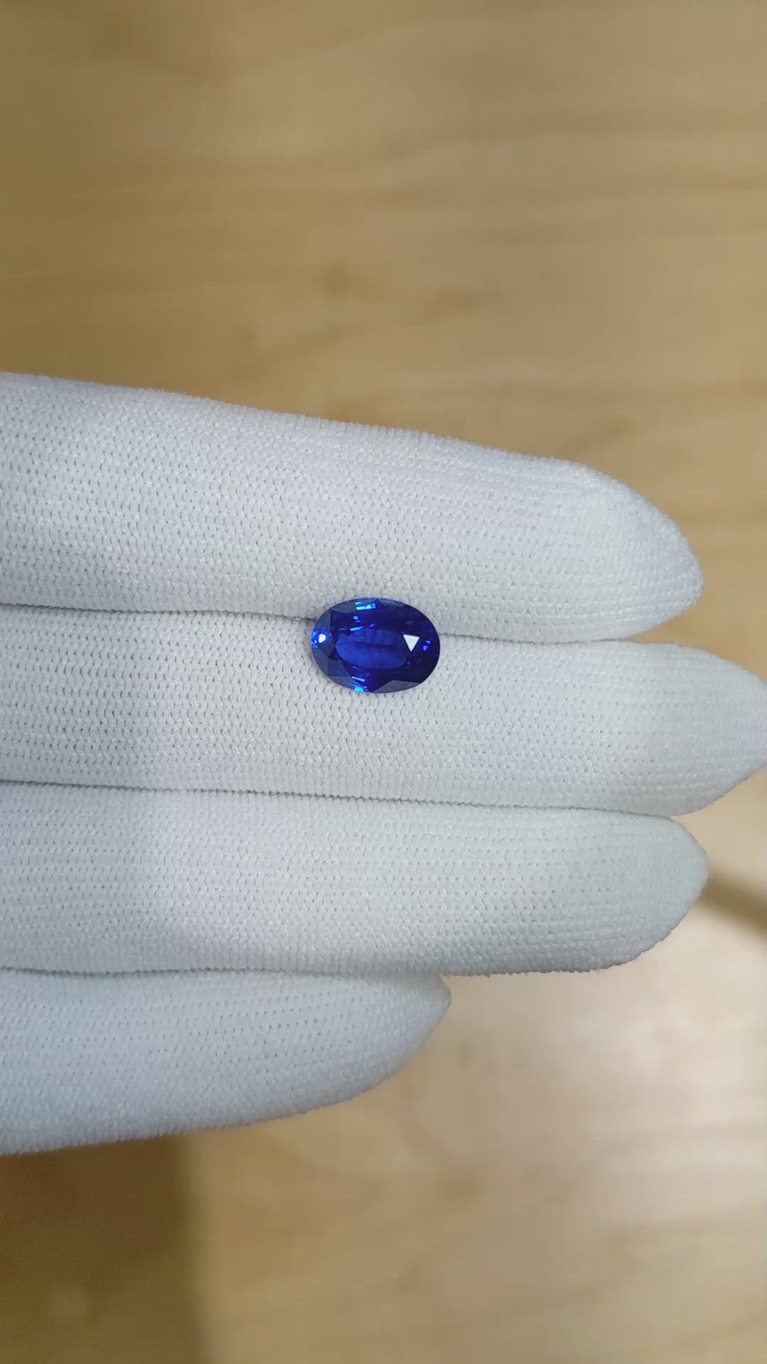 3.32 Ct. Blue Sapphire from Ceylon (Sri Lanka) Size Video