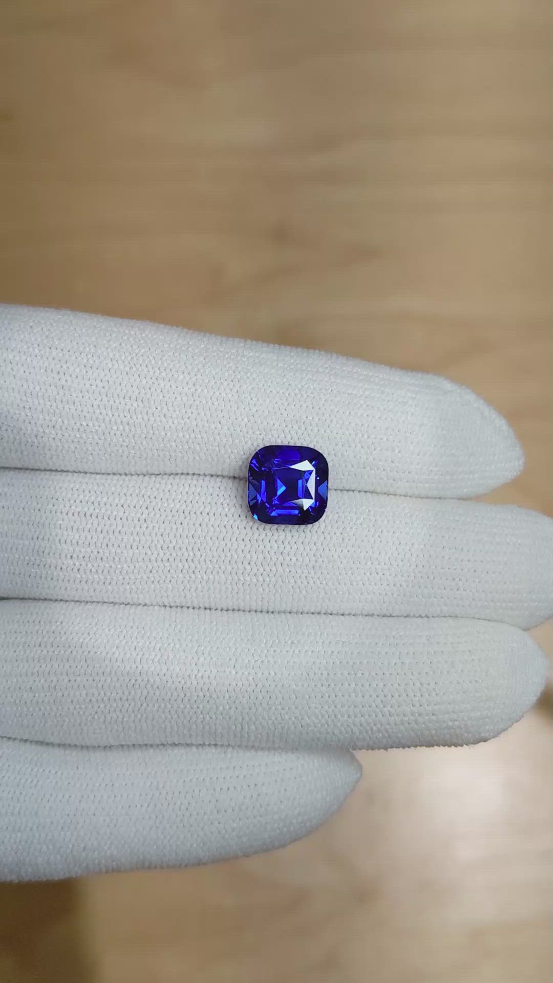 5.01 Ct. Blue Sapphire from Ceylon (Sri Lanka) Size Video