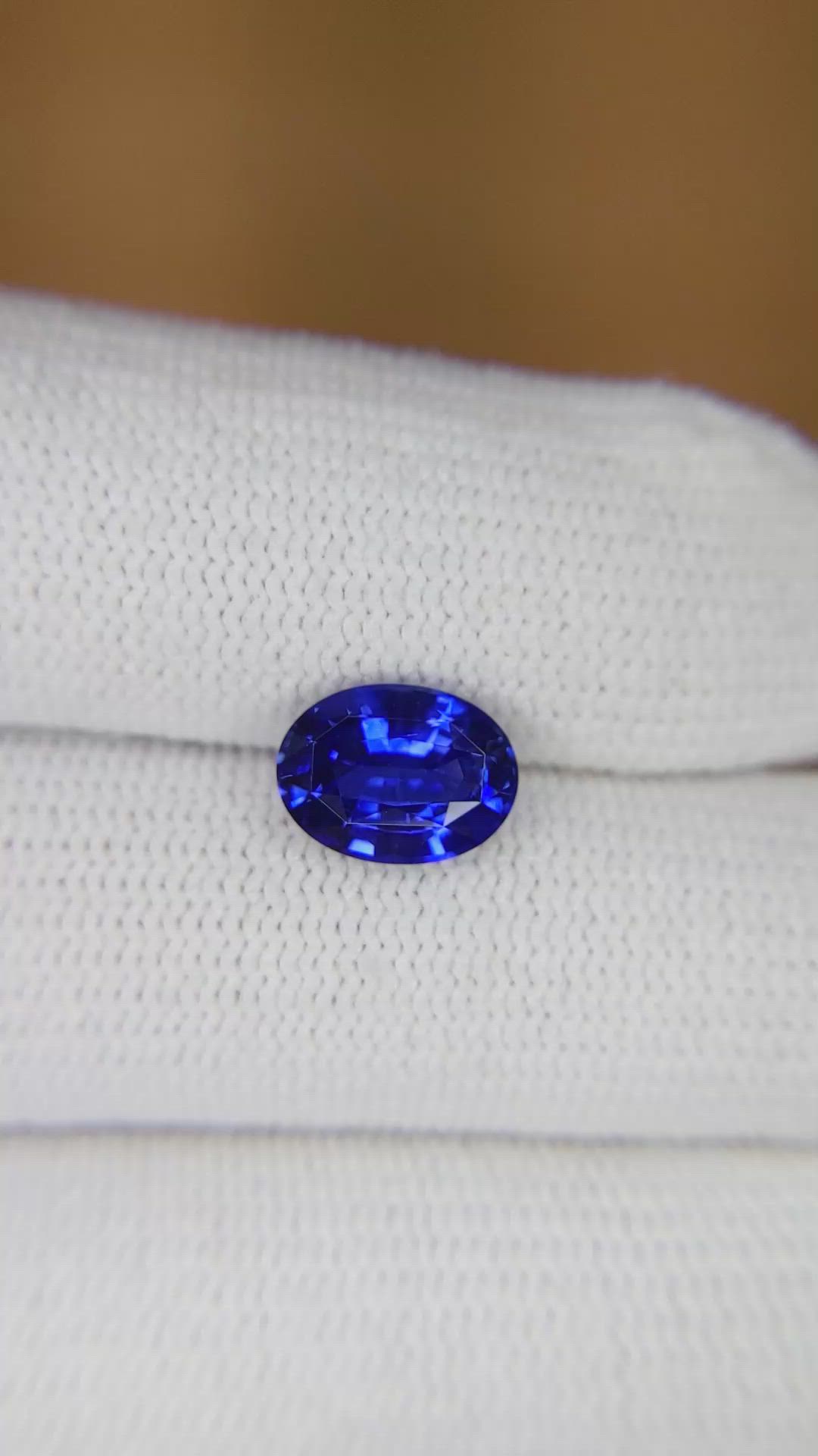 2.07 Ct. Blue Sapphire from Ceylon (Sri Lanka) Size Video
