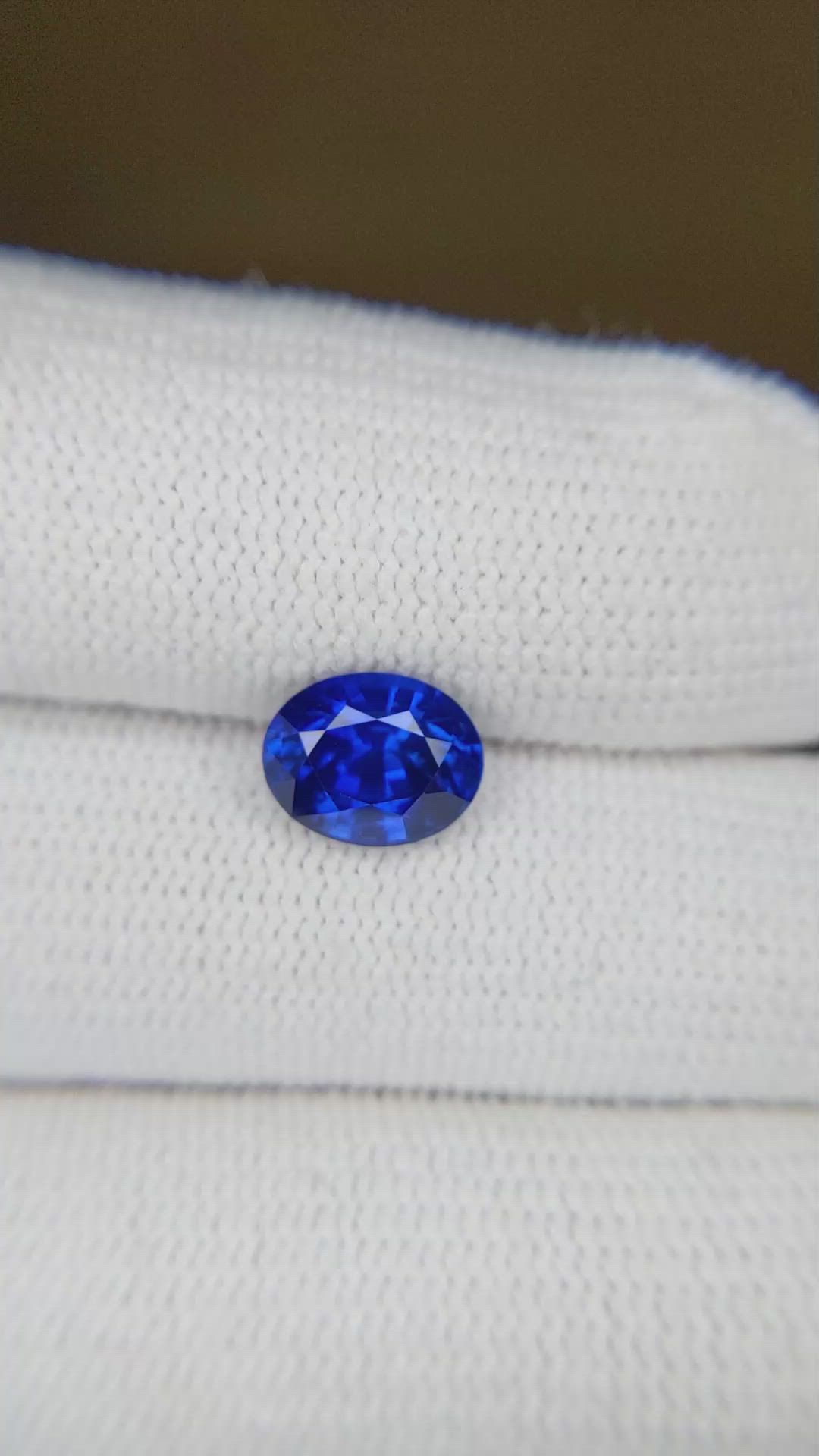 2.07 Ct. Blue Sapphire from Ceylon (Sri Lanka) Size Video