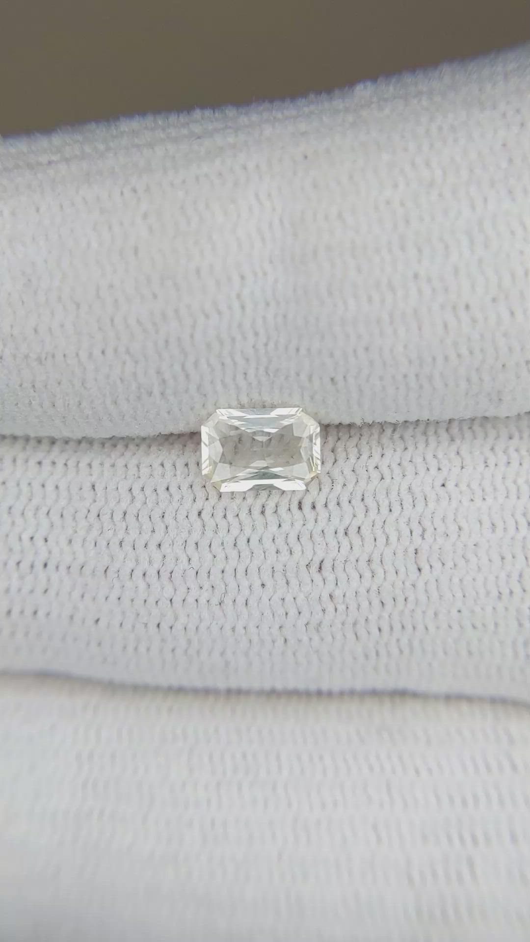 0.75 Ct. Yellow Sapphire from Ceylon (Sri Lanka) Size Video