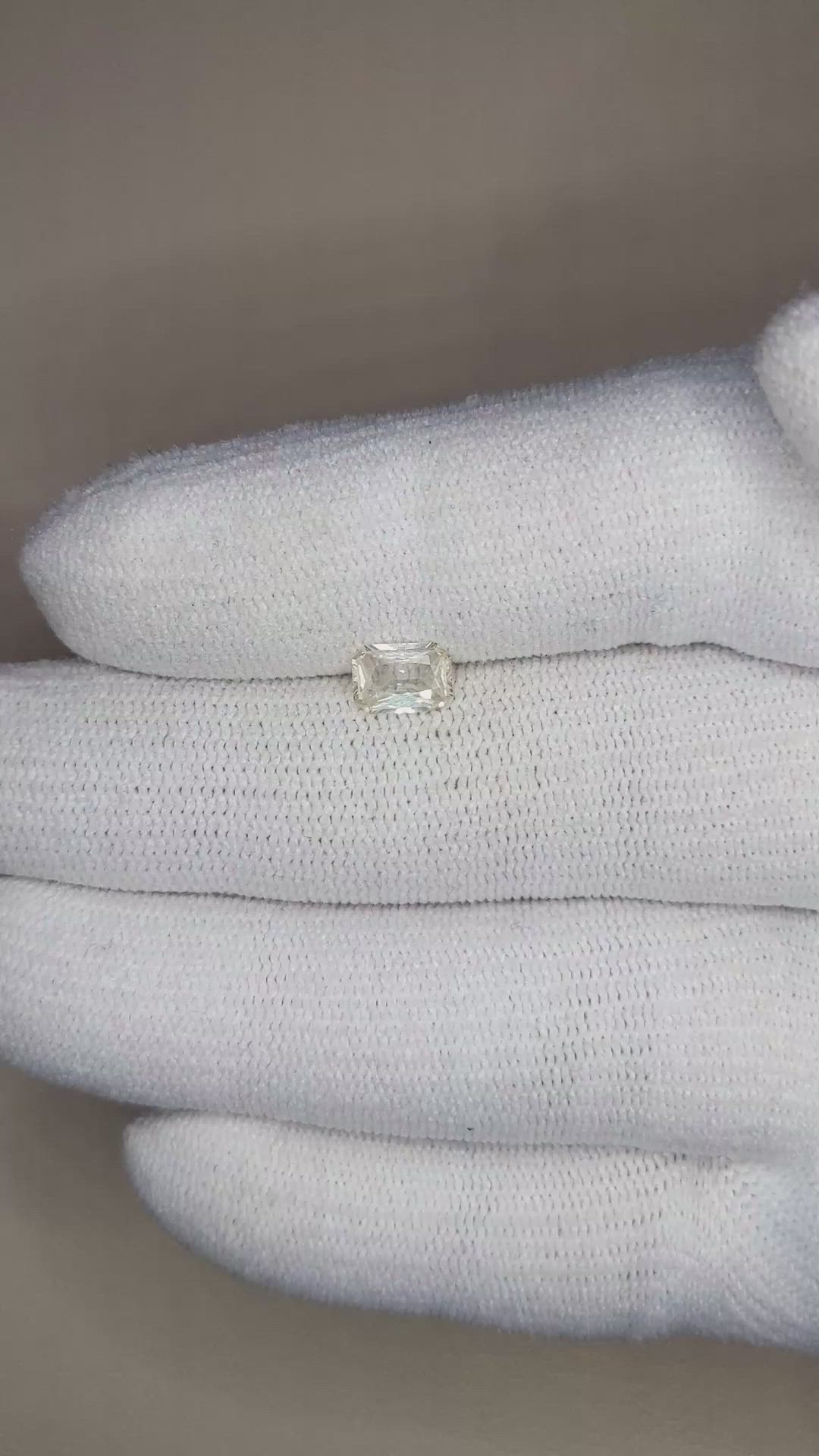 0.75 Ct. Yellow Sapphire from Ceylon (Sri Lanka) Size Video