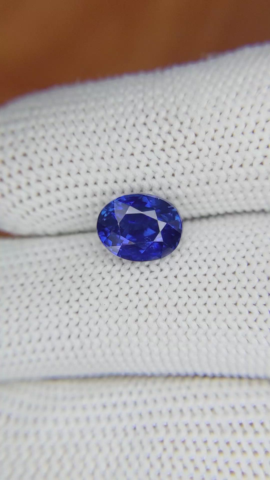 3.05 Ct. Blue Sapphire from Ceylon (Sri Lanka) Size Video