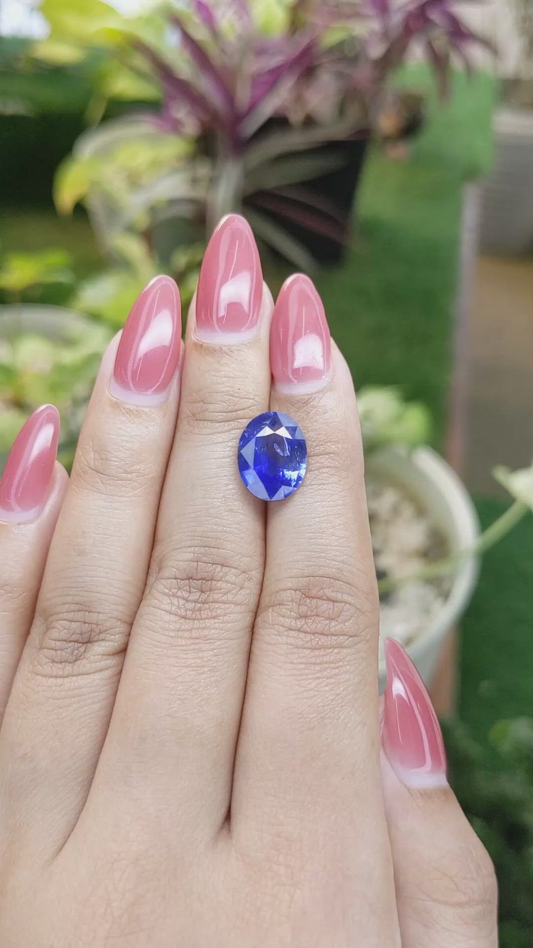 5.51 Ct. Blue Sapphire from Ceylon (Sri Lanka) Size Video