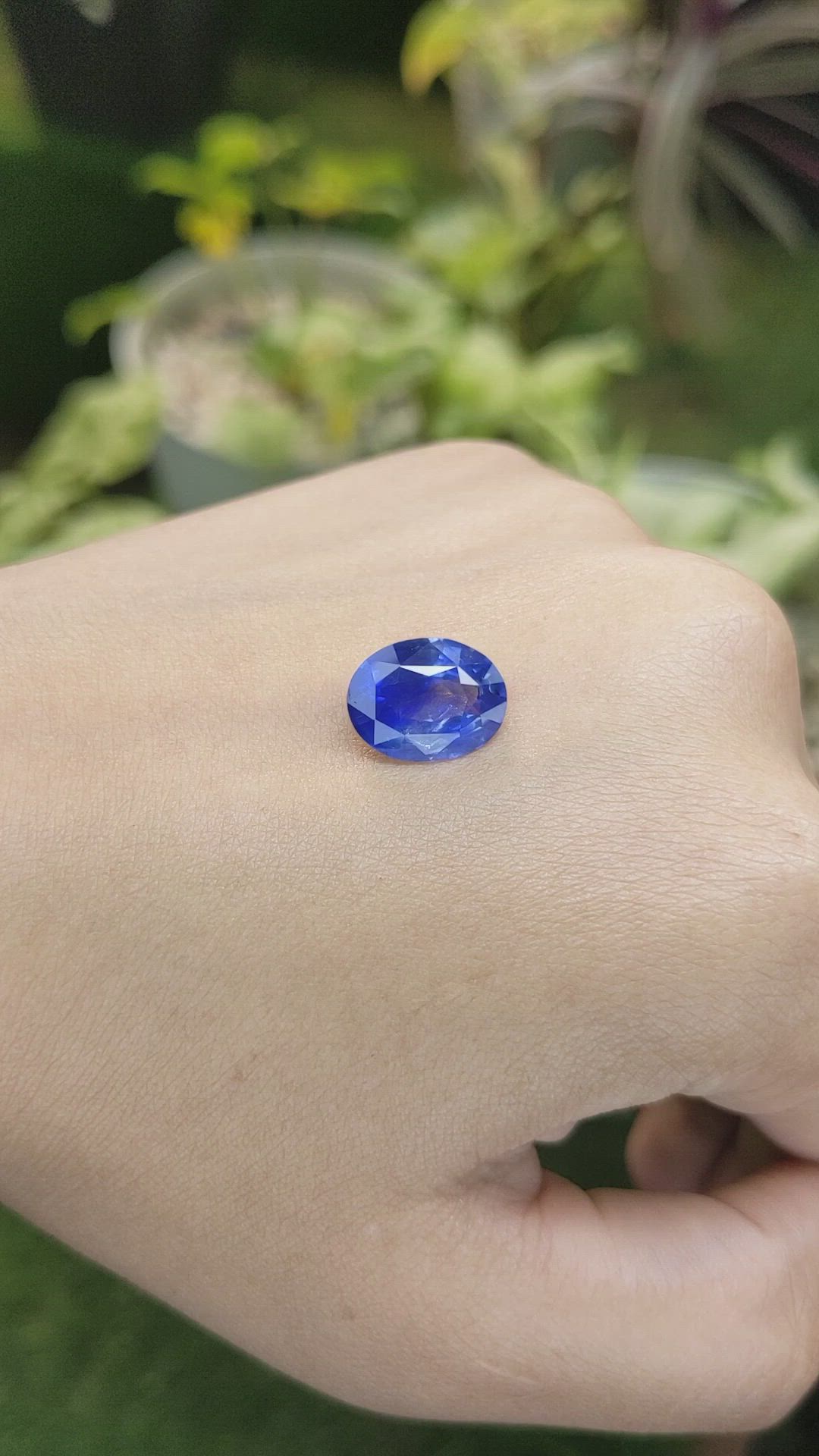 5.51 Ct. Blue Sapphire from Ceylon (Sri Lanka) Size Video