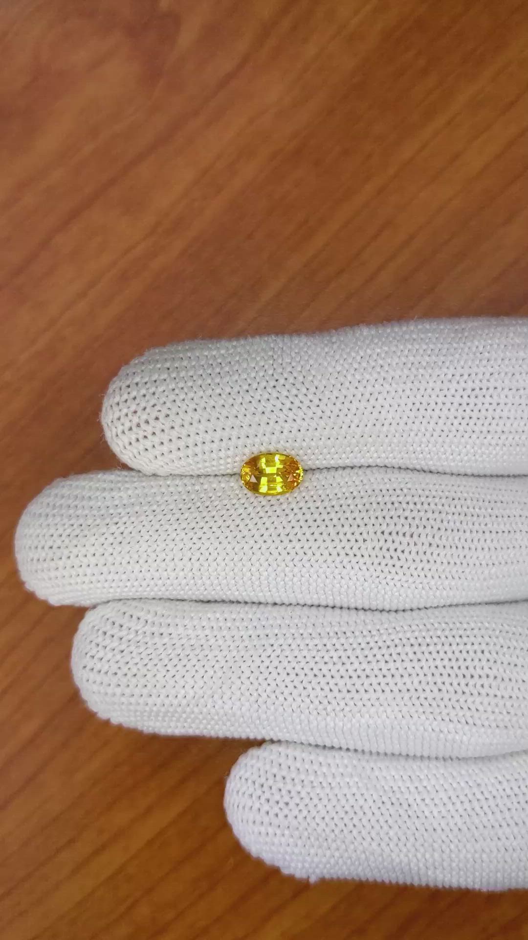 1.18 Ct. Yellowish Orange Sapphire from Ceylon (Sri Lanka) Size Video