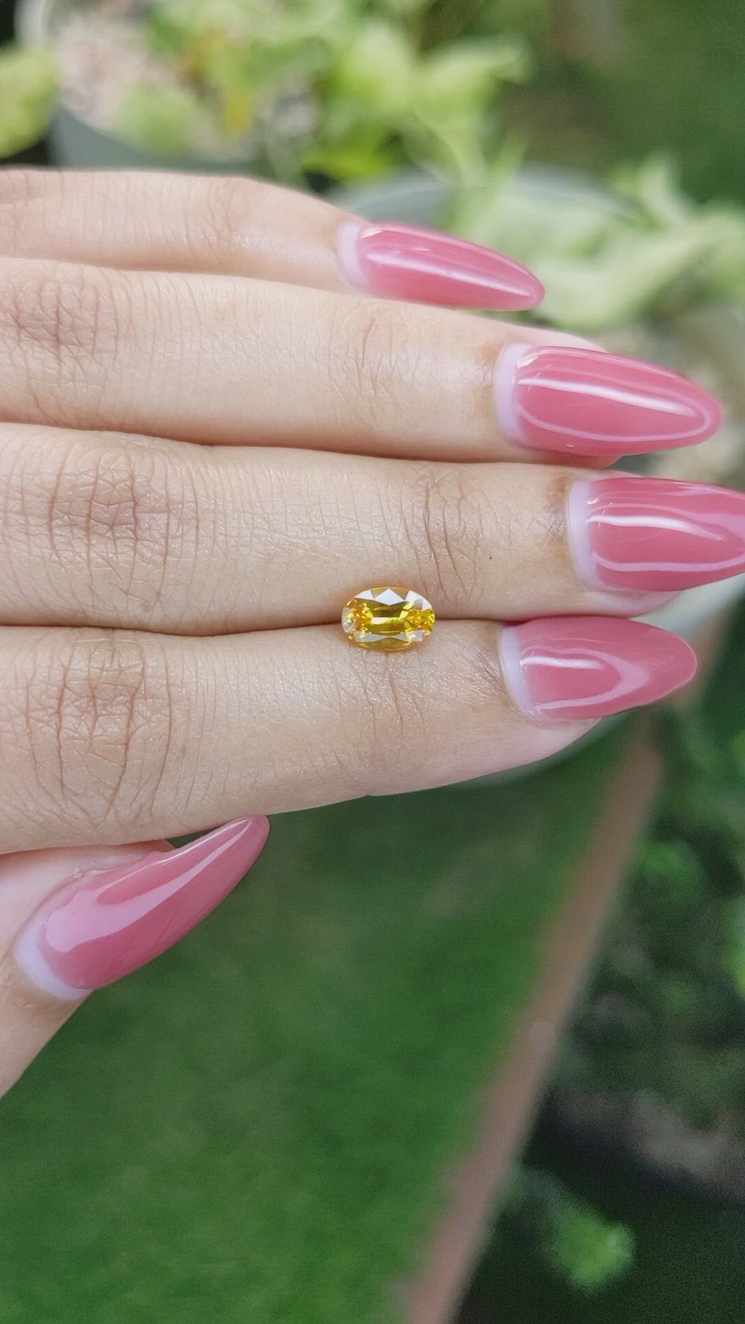 1.18 Ct. Yellowish Orange Sapphire from Ceylon (Sri Lanka) Size Video