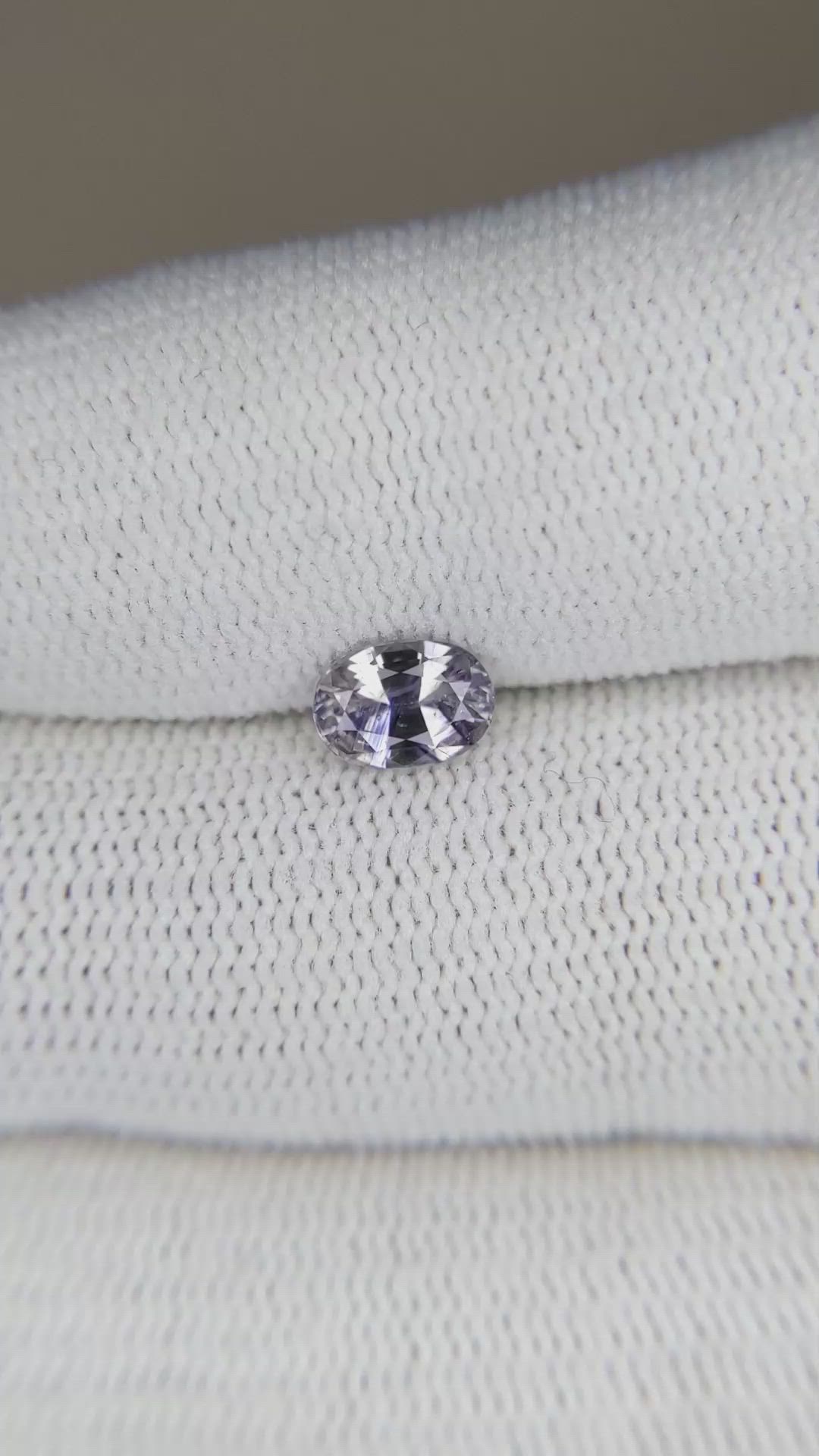 0.90 Ct. Bi Color Sapphire from Ceylon (Sri Lanka) Size Video