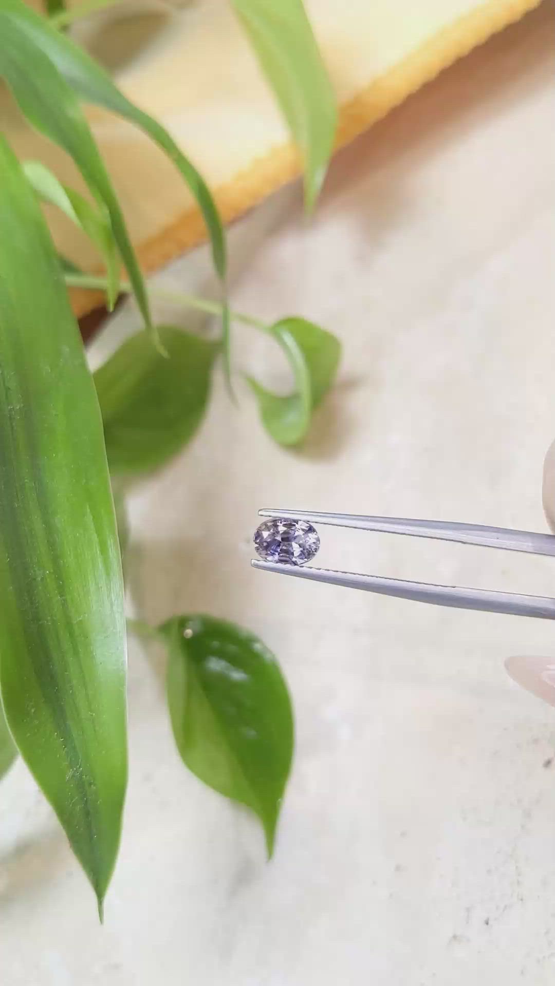 0.90 Ct. Bi Color Sapphire from Ceylon (Sri Lanka) Size Video