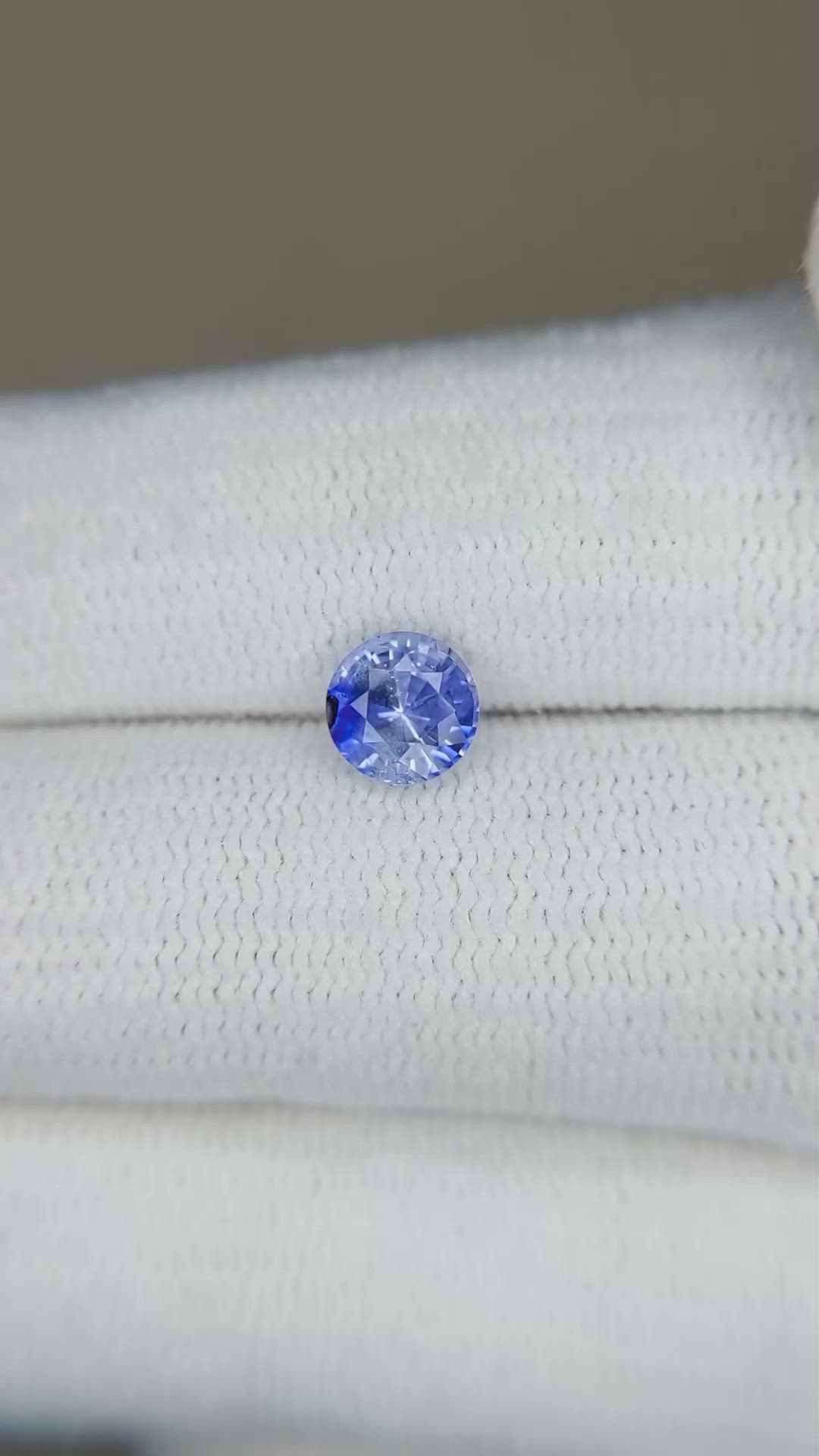 0.80 Ct. Bi Color Sapphire from Ceylon (Sri Lanka) Size Video