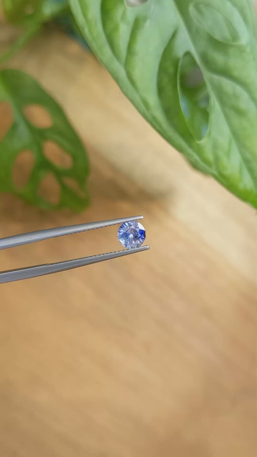 0.80 Ct. Bi Color Sapphire from Ceylon (Sri Lanka) Size Video