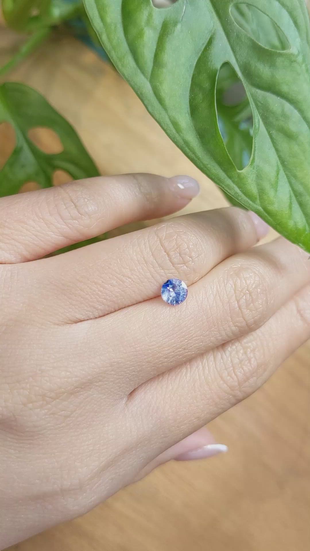 0.80 Ct. Bi Color Sapphire from Ceylon (Sri Lanka) Size Video