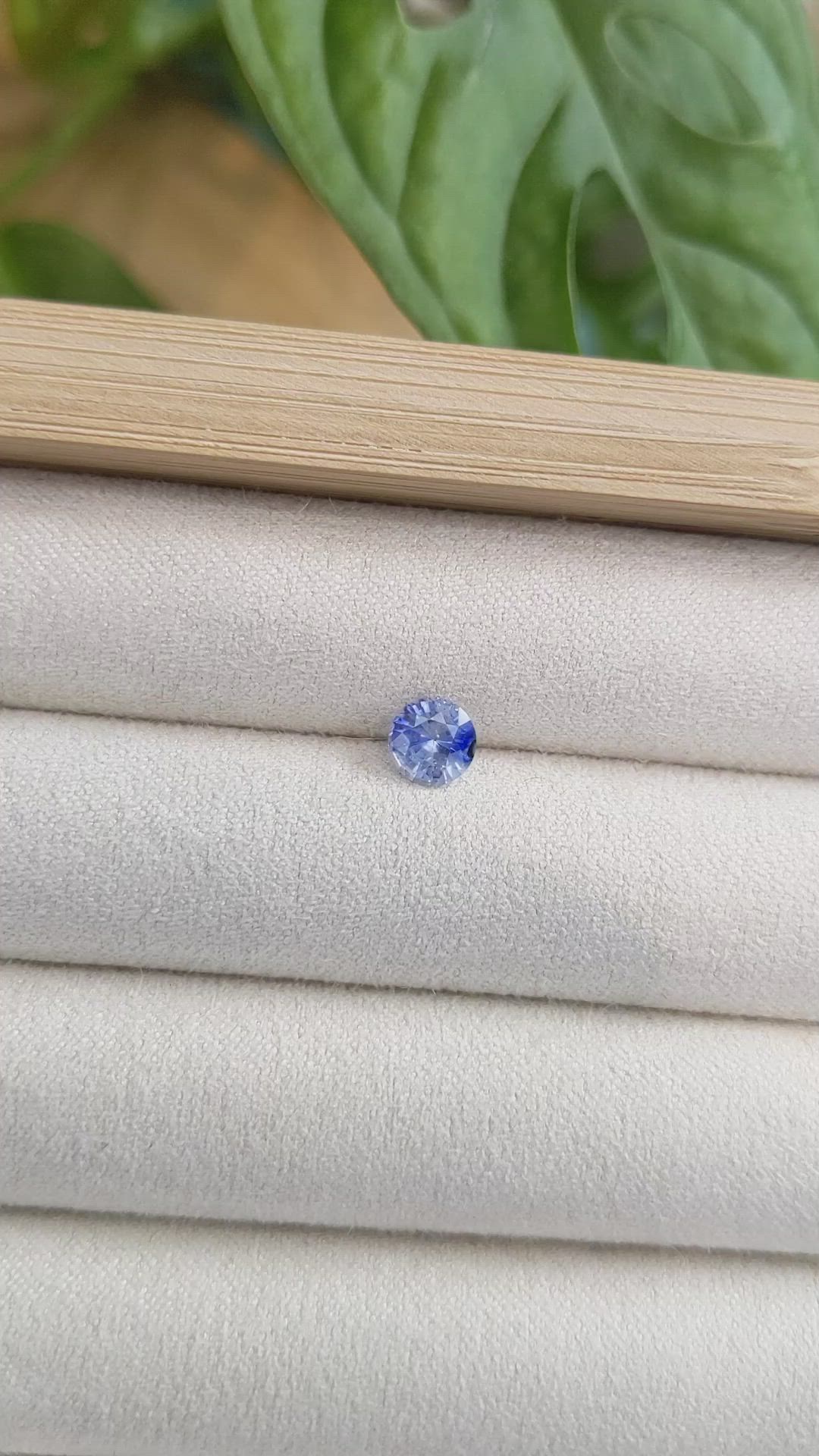 0.80 Ct. Bi Color Sapphire from Ceylon (Sri Lanka) Size Video