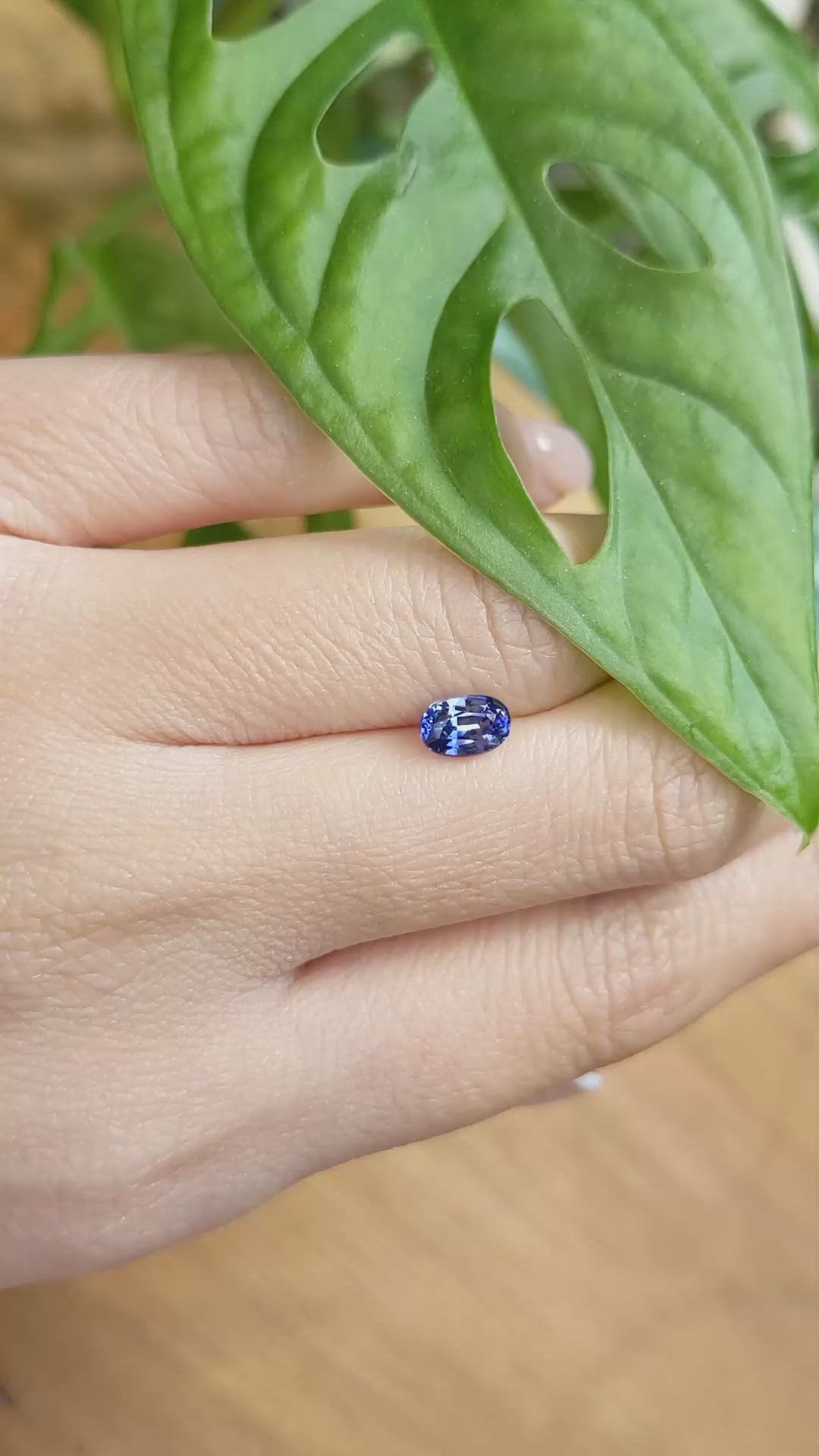 1.00 Ct. Blue Sapphire from Ceylon (Sri Lanka) Size Video
