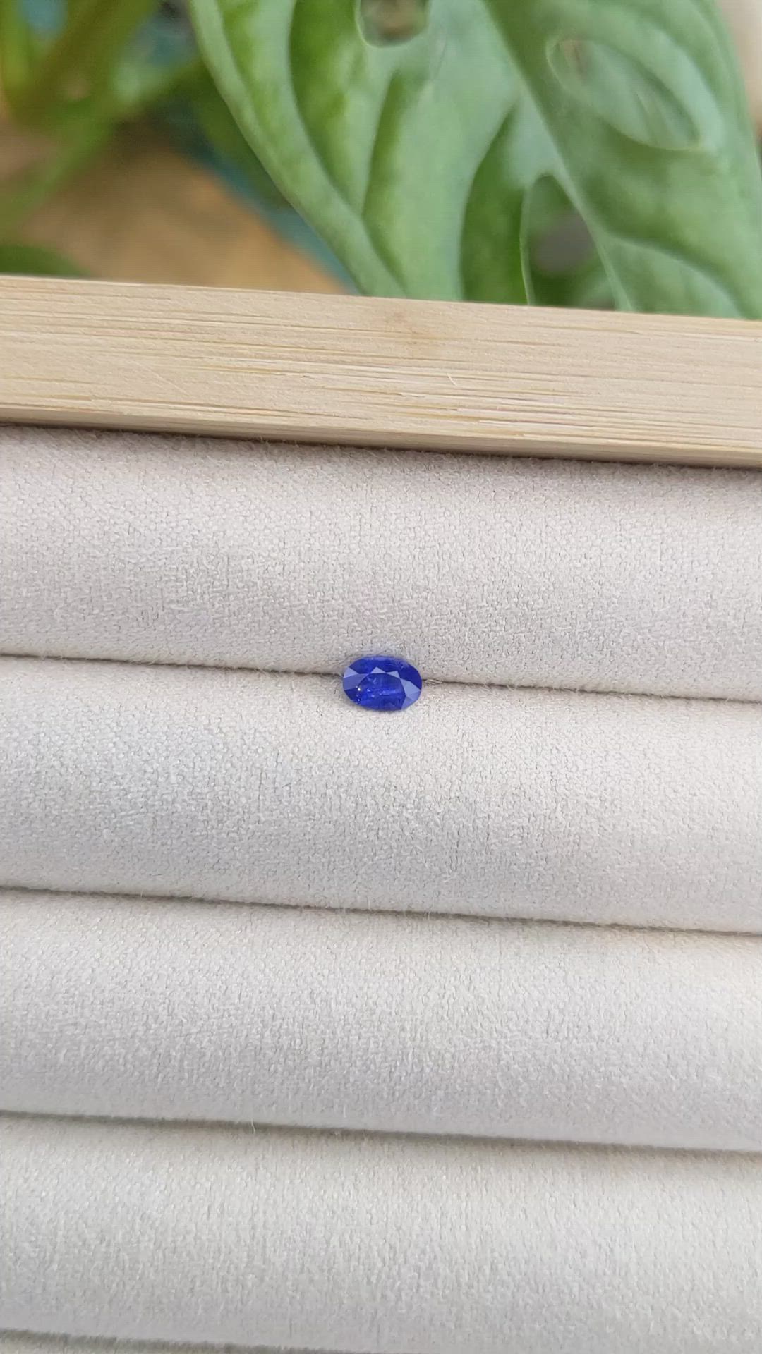0.35 Ct. Blue Sapphire from Ceylon (Sri Lanka) Size Video