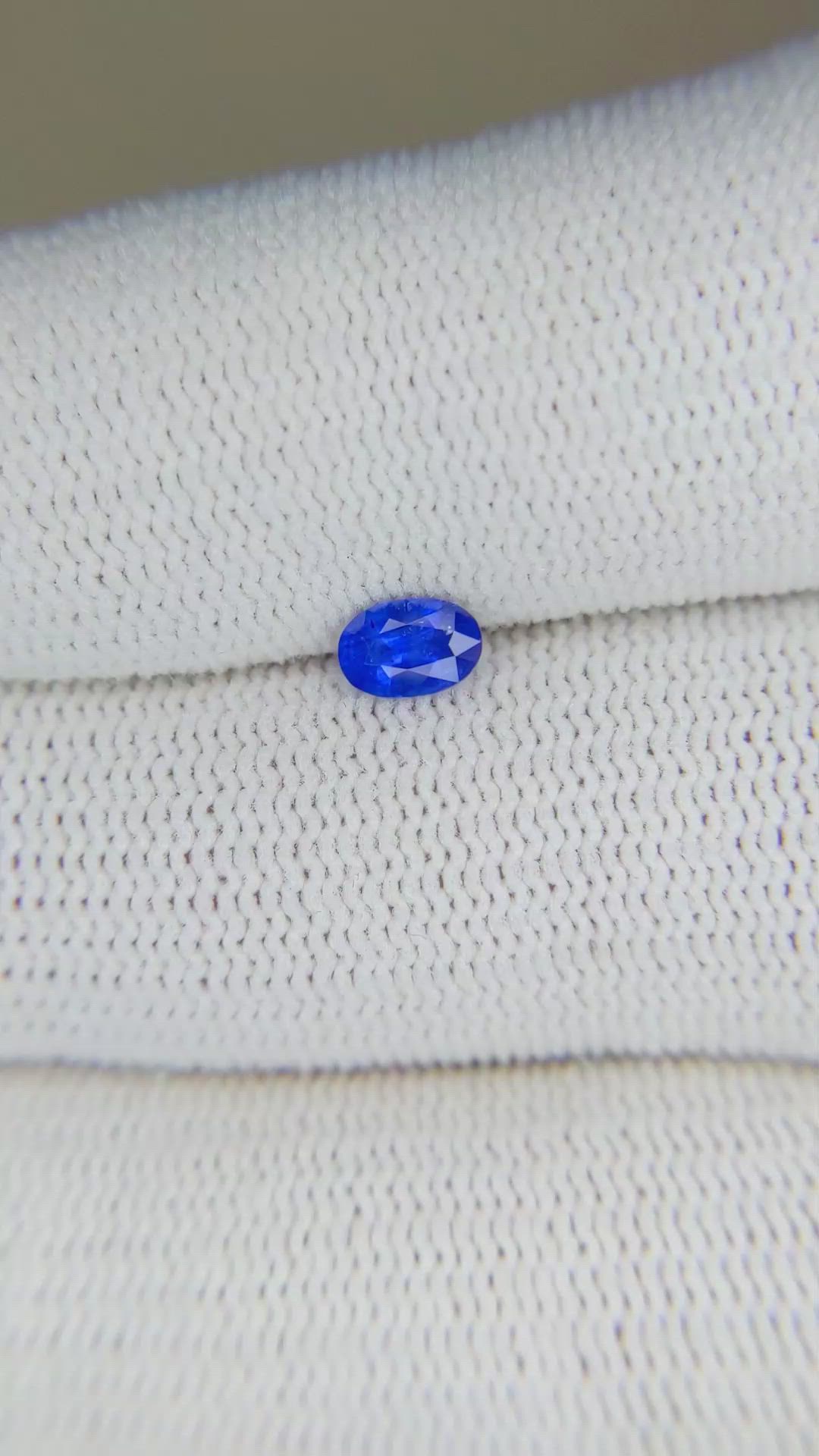 0.35 Ct. Blue Sapphire from Ceylon (Sri Lanka) Size Video