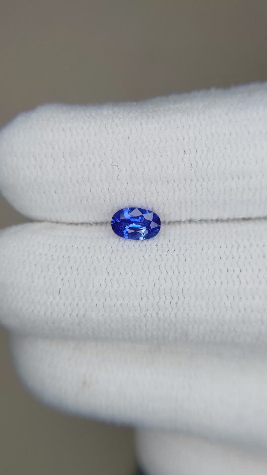0.35 Ct. Blue Sapphire from Ceylon (Sri Lanka) Size Video