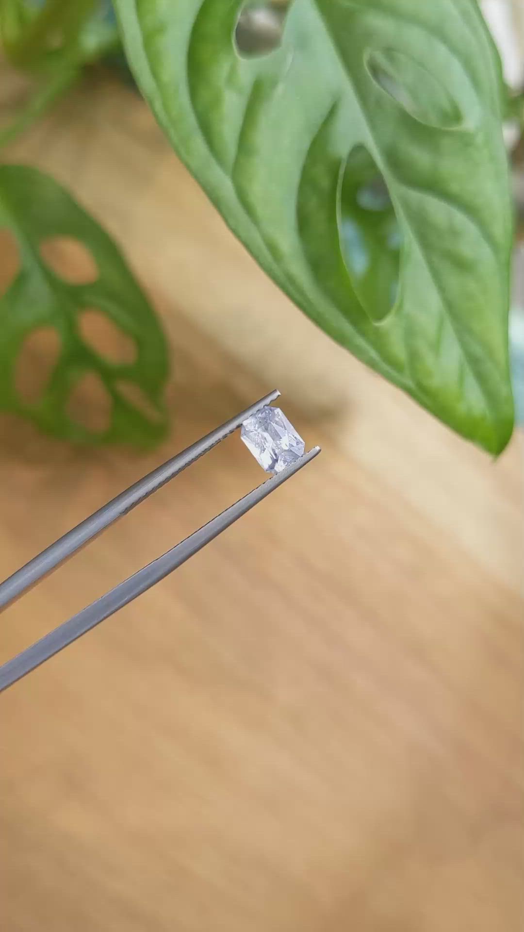 1.00 Ct. Blue Sapphire from Ceylon (Sri Lanka) Size Video