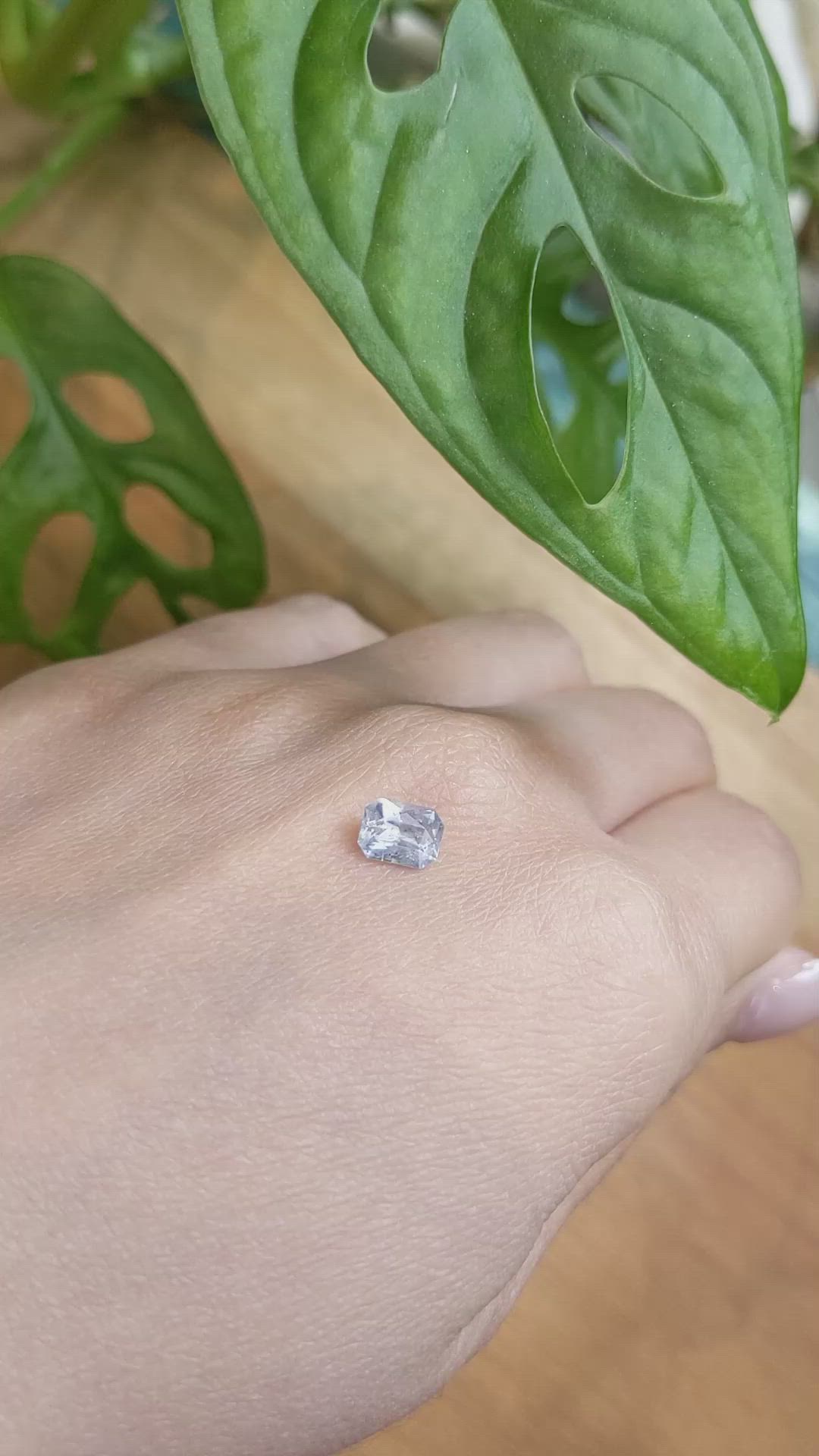 1.00 Ct. Blue Sapphire from Ceylon (Sri Lanka) Size Video