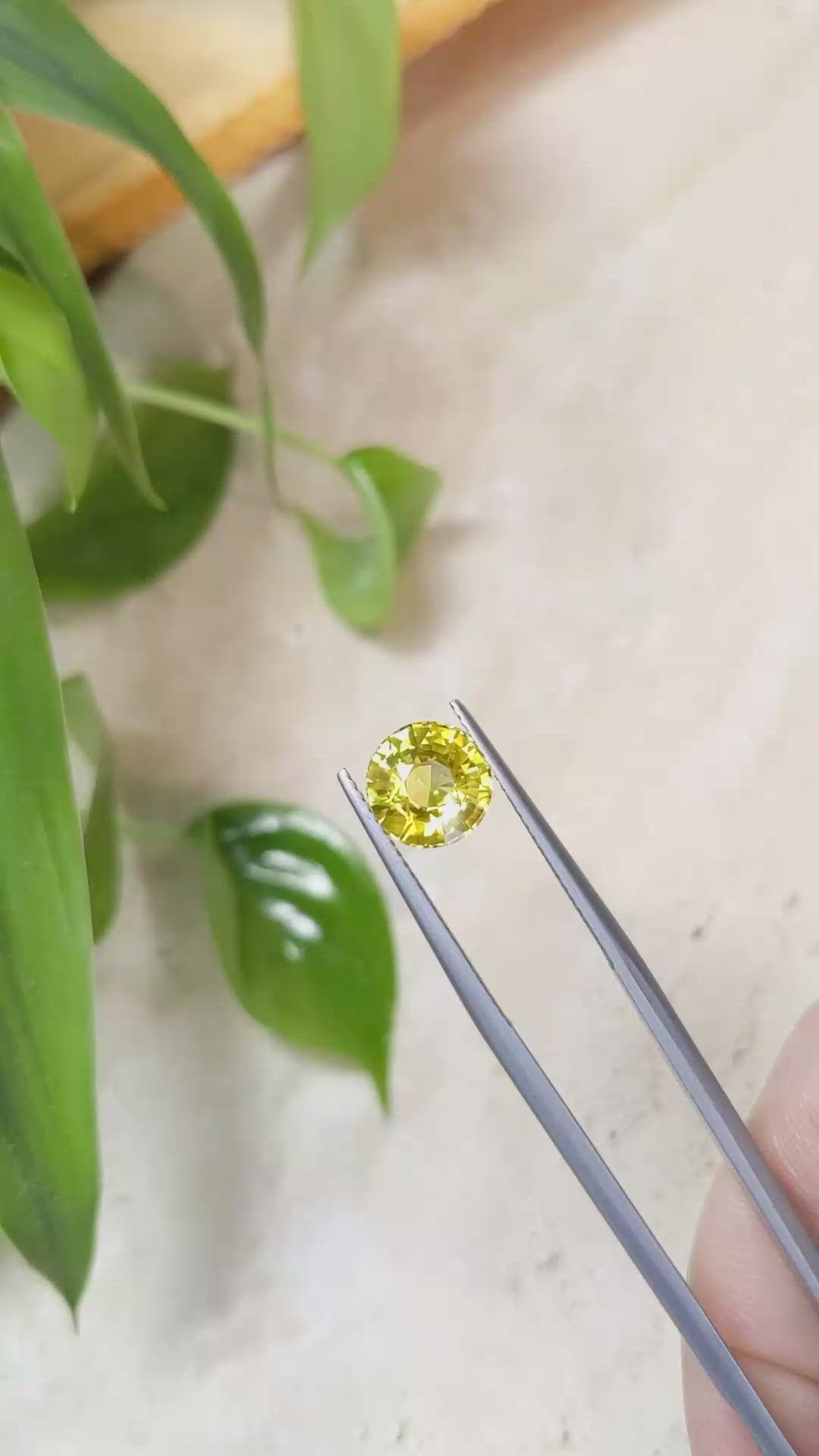 3.03 Ct. Yellow Sapphire from Ceylon (Sri Lanka) Size Video