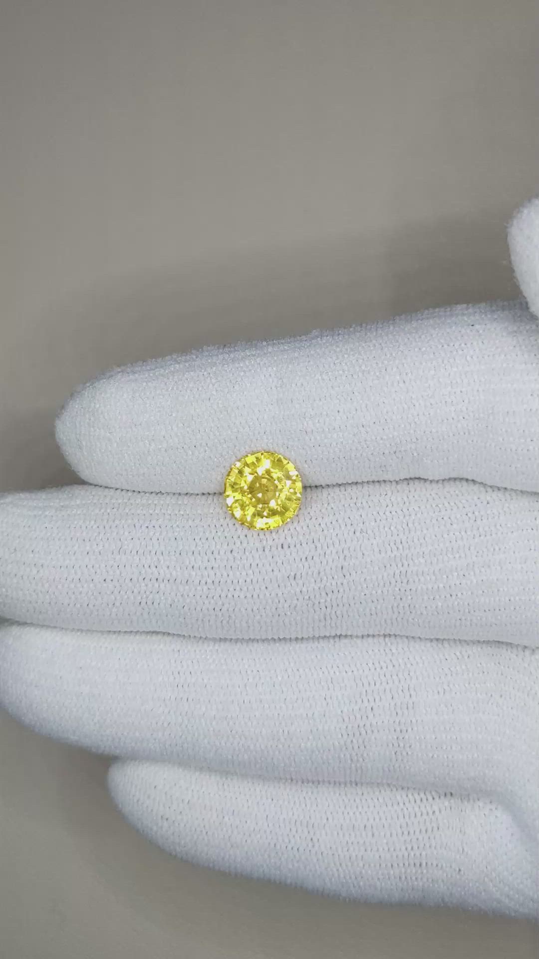 3.03 Ct. Yellow Sapphire from Ceylon (Sri Lanka) Size Video