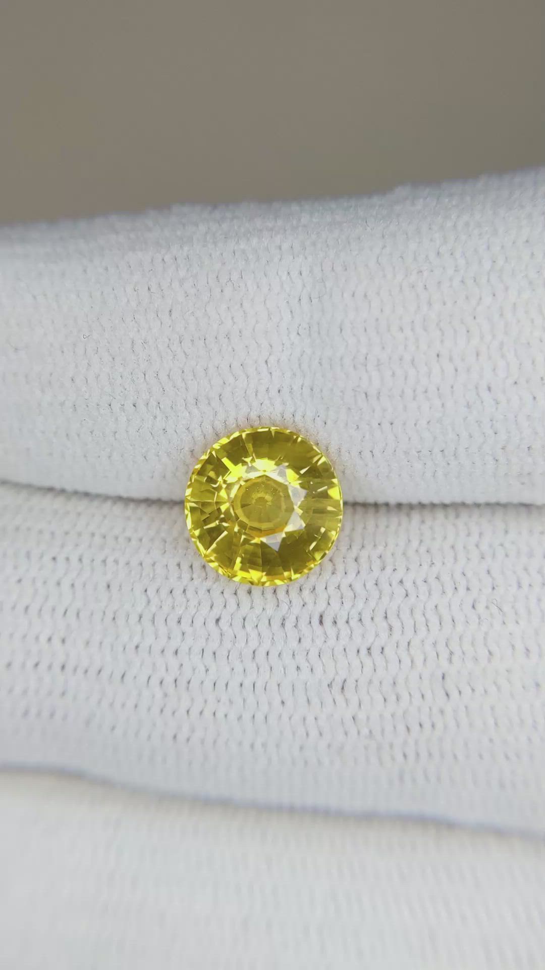 3.03 Ct. Yellow Sapphire from Ceylon (Sri Lanka) Size Video