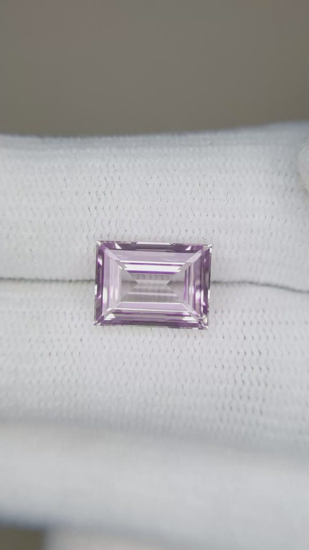 4.03 Ct. Pink Sapphire from Ceylon (Sri Lanka) Size Video
