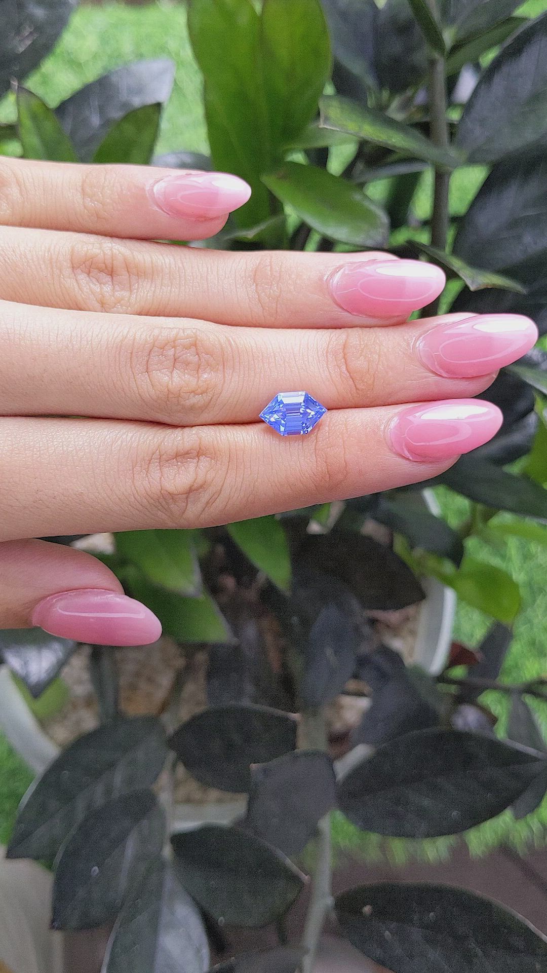 3.28 Ct. Blue Sapphire from Ceylon (Sri Lanka) Size Video