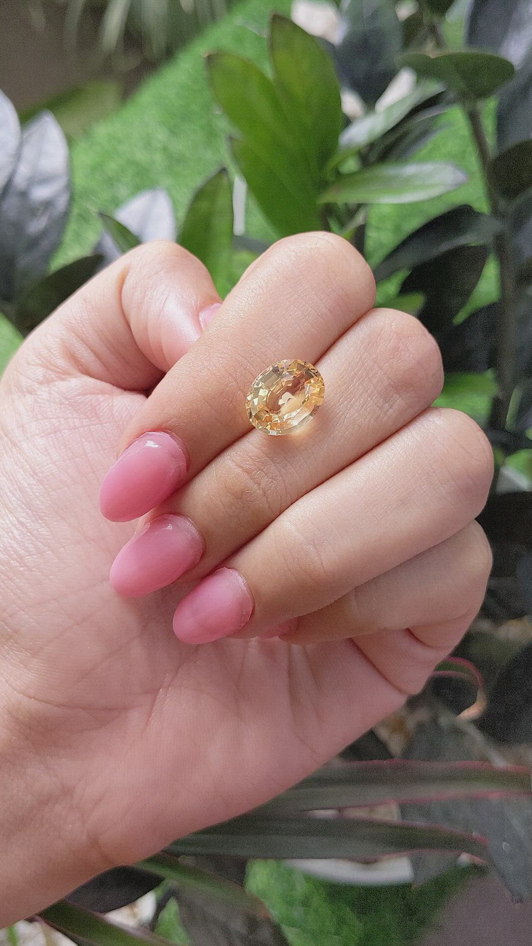 6.16 Ct. Peach Sapphire from Ceylon (Sri Lanka) Size Video