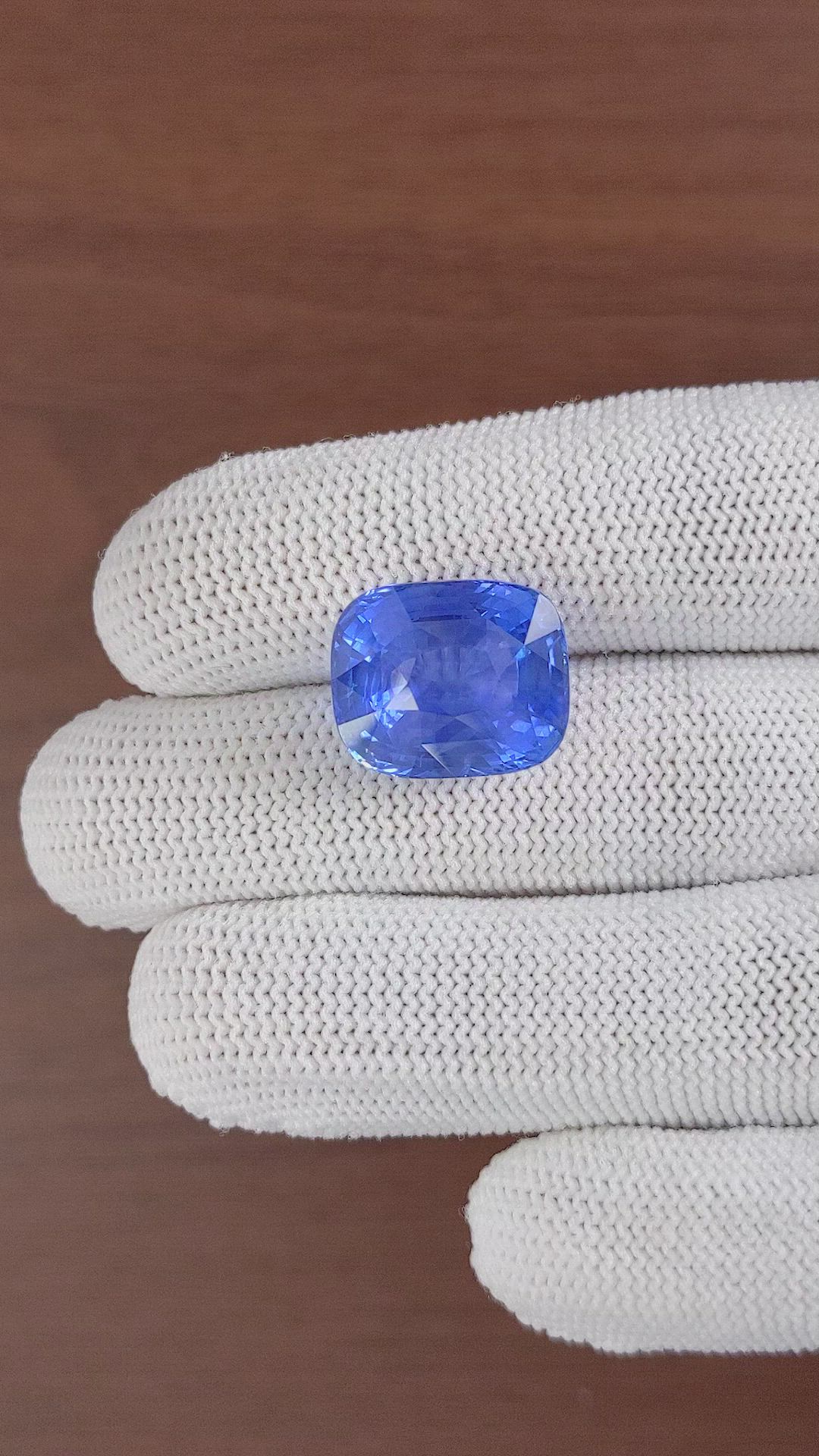 23.06 Ct. Blue Sapphire from Ceylon (Sri Lanka) Size Video