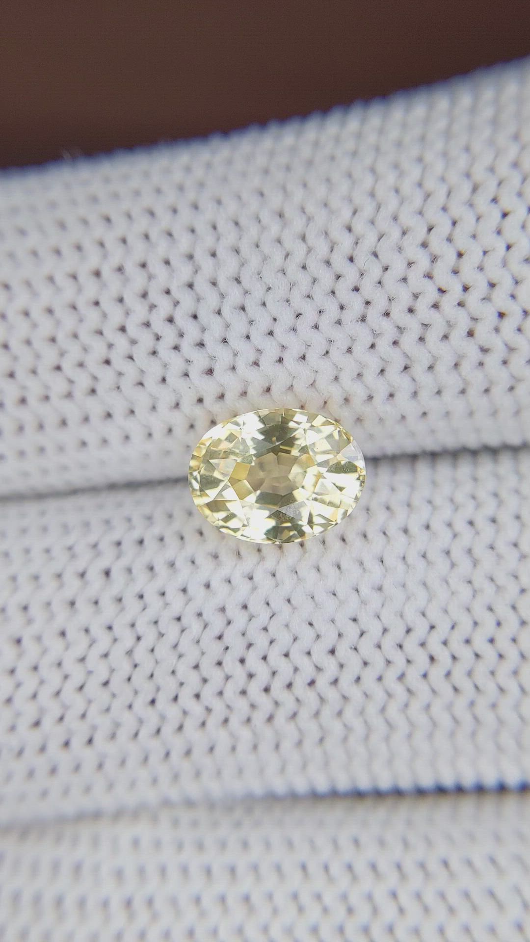 2.40 Ct. Yellow Sapphire from Ceylon (Sri Lanka) Size Video