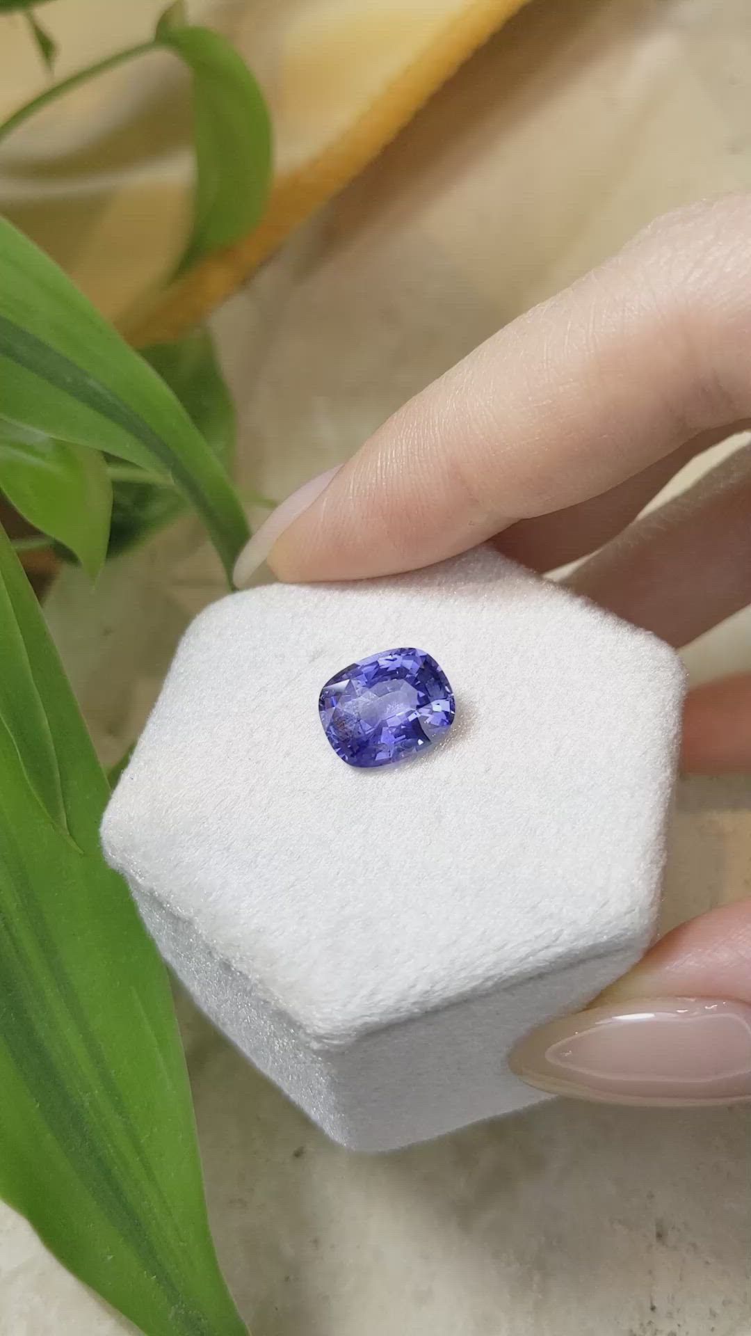 4.54 Ct. Blue Sapphire from Ceylon (Sri Lanka) Size Video