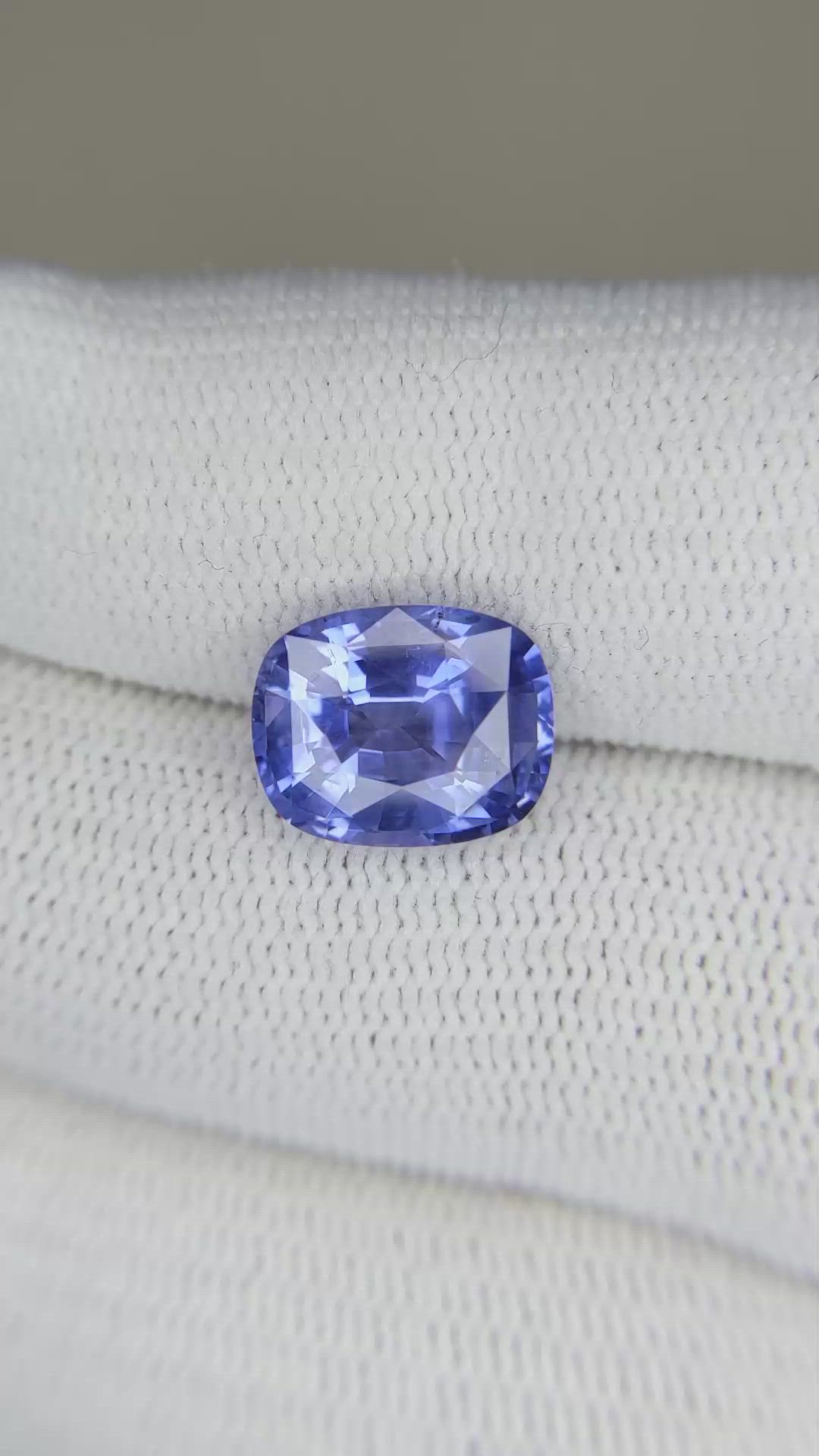 4.54 Ct. Blue Sapphire from Ceylon (Sri Lanka) Size Video