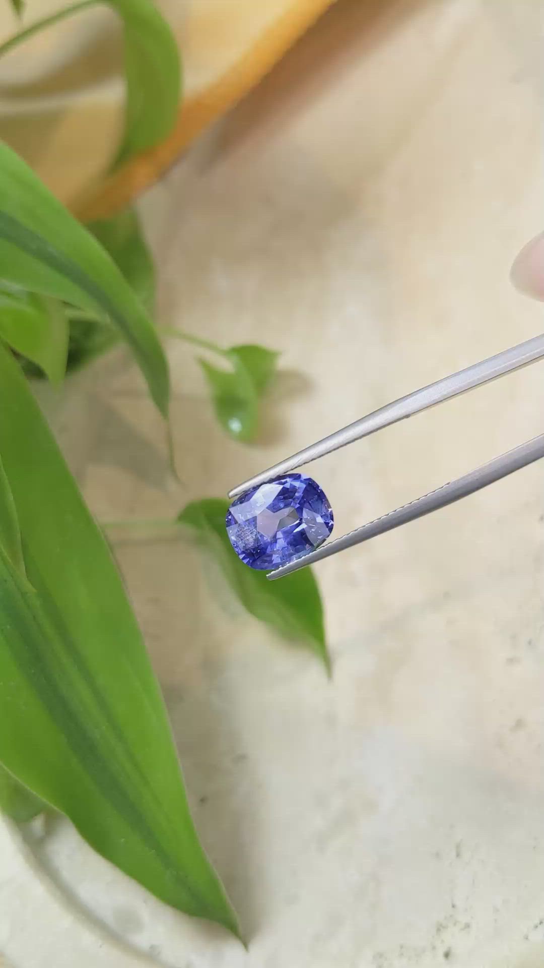 4.54 Ct. Blue Sapphire from Ceylon (Sri Lanka) Size Video