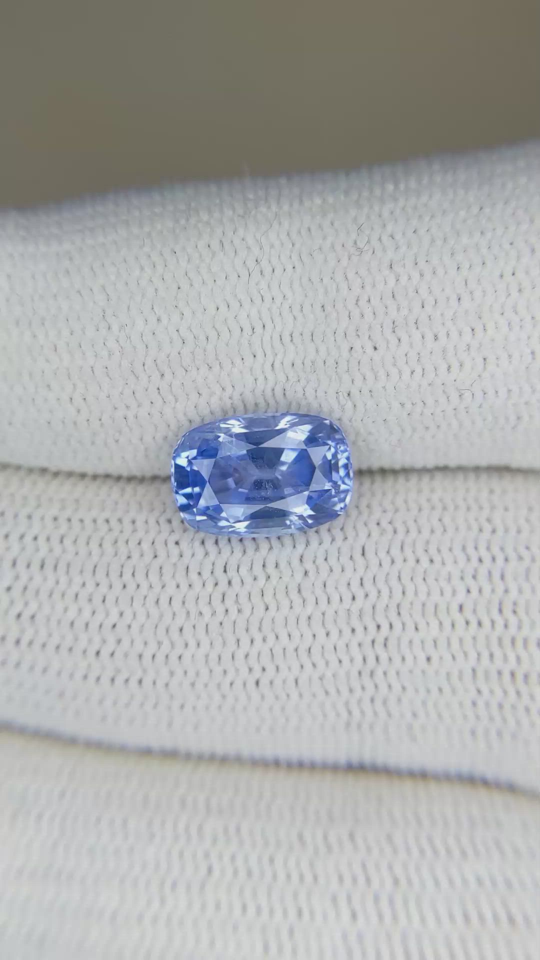 3.61 Ct. Blue Sapphire from Ceylon (Sri Lanka) Size Video