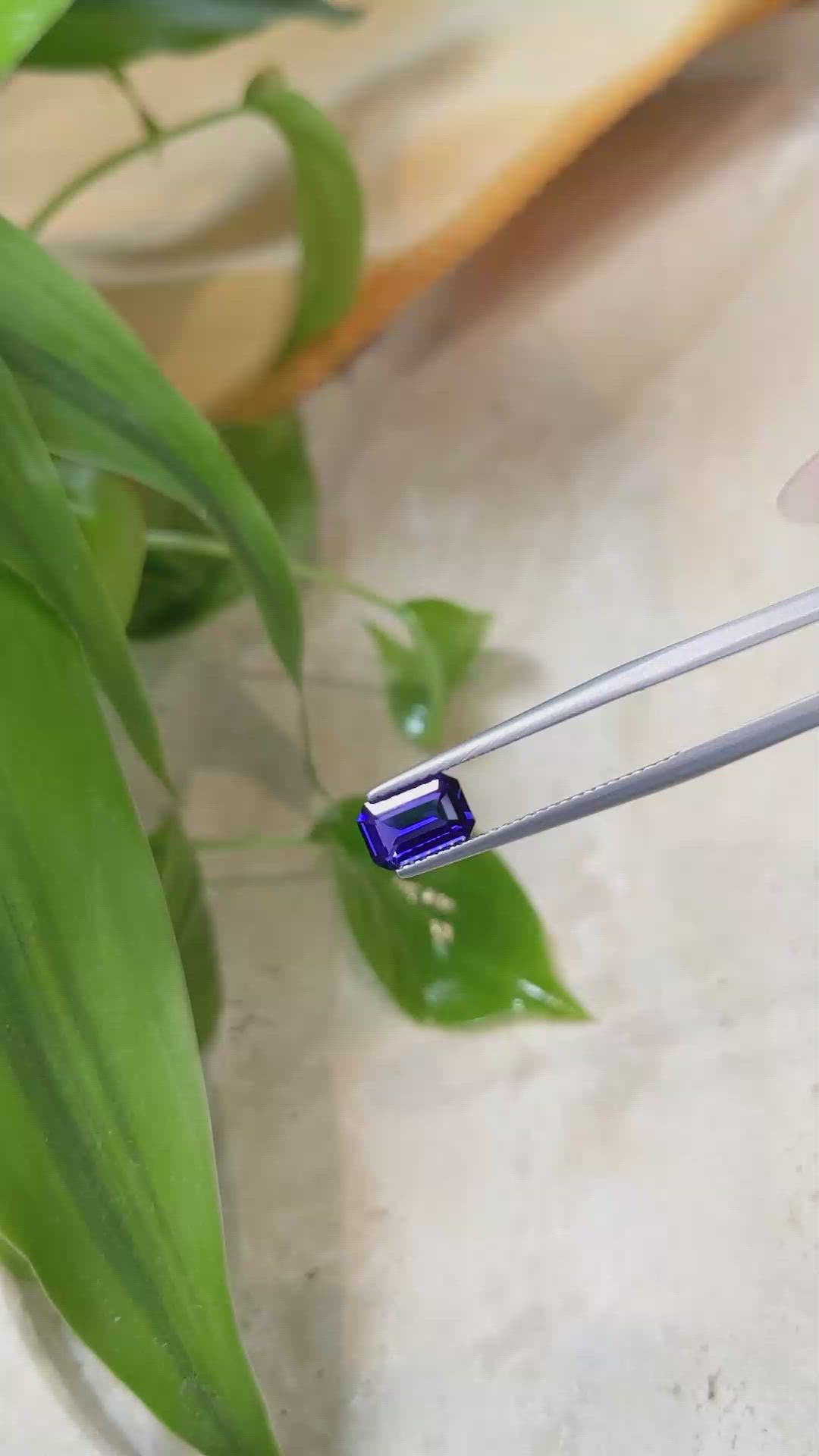 1.05 Ct. Blue Sapphire from Ceylon (Sri Lanka) Size Video