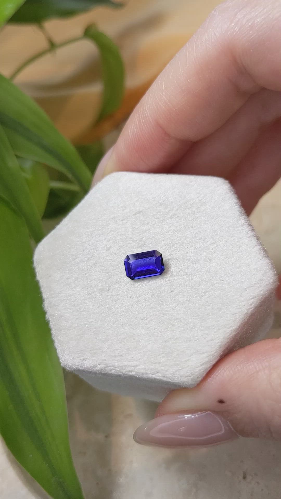 1.05 Ct. Blue Sapphire from Ceylon (Sri Lanka) Size Video