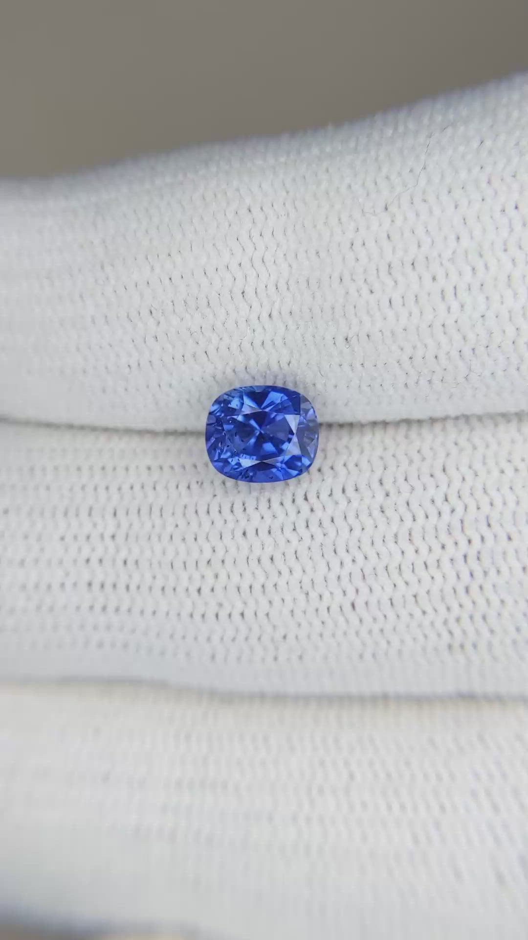 1.71 Ct. Blue Sapphire from Ceylon (Sri Lanka) Size Video