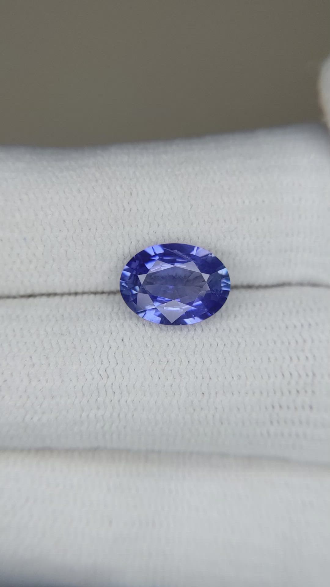 2.53 Ct. Blue Sapphire from Ceylon (Sri Lanka) Size Video