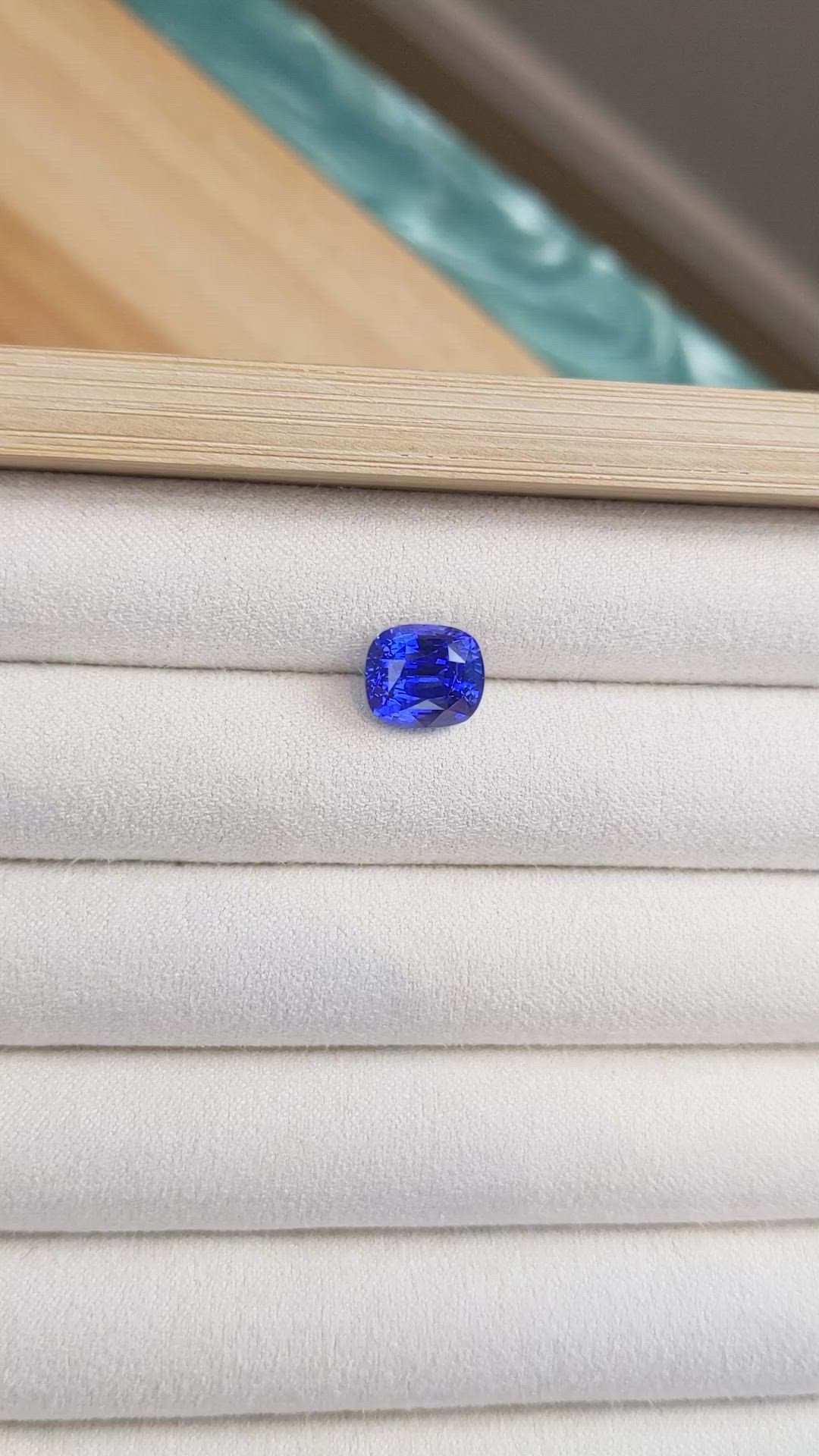 5.12 Ct. Blue Sapphire from Ceylon (Sri Lanka) Size Video