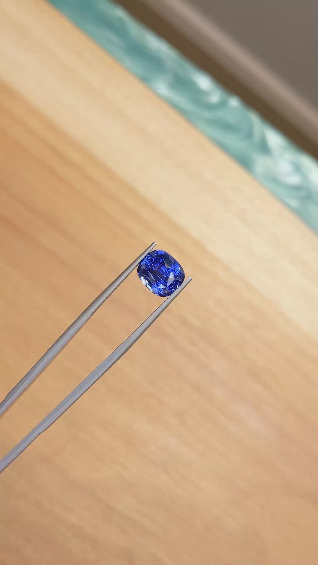 5.12 Ct. Blue Sapphire from Ceylon (Sri Lanka) Size Video