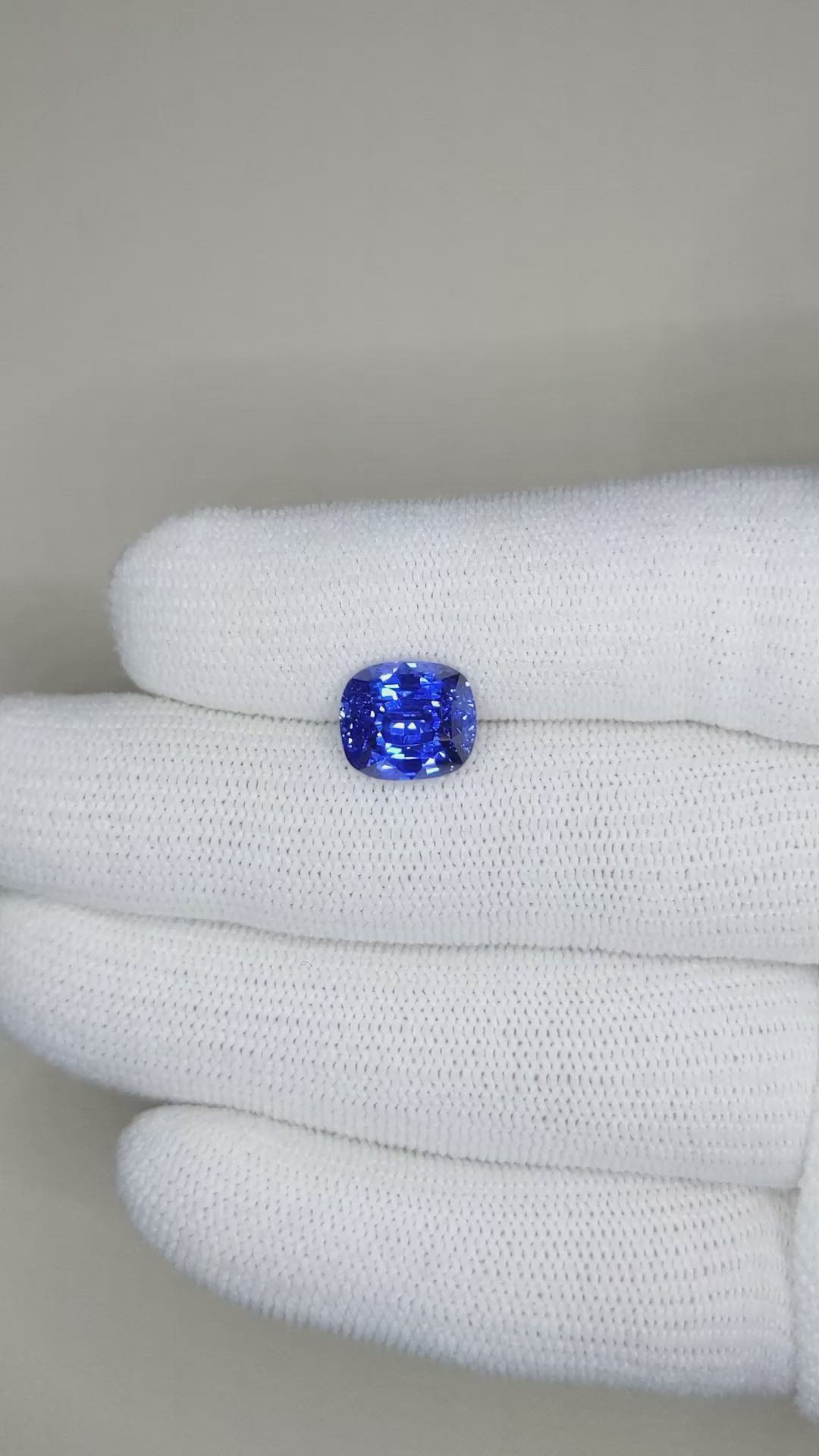 5.12 Ct. Blue Sapphire from Ceylon (Sri Lanka) Size Video
