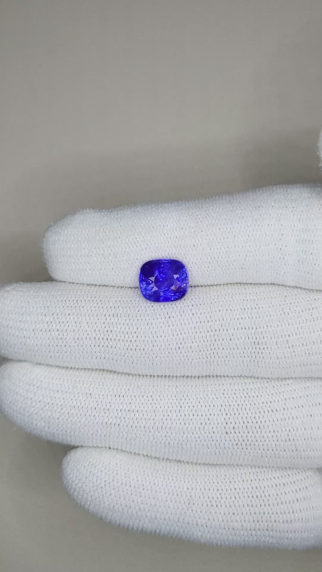 3.59 Ct. Blue Sapphire from Ceylon (Sri Lanka) Size Video