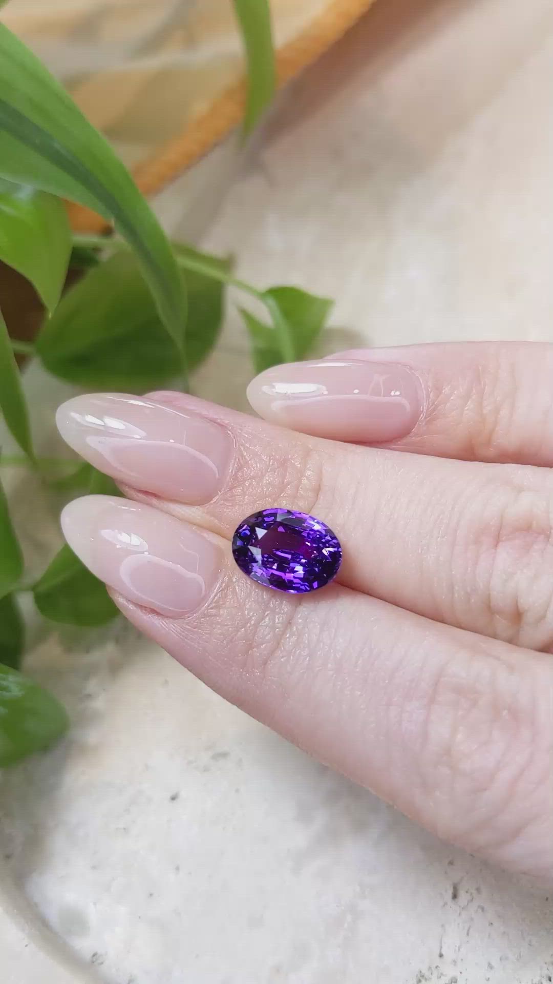 5.00 Ct. Purple Sapphire from Ceylon (Sri Lanka) Size Video