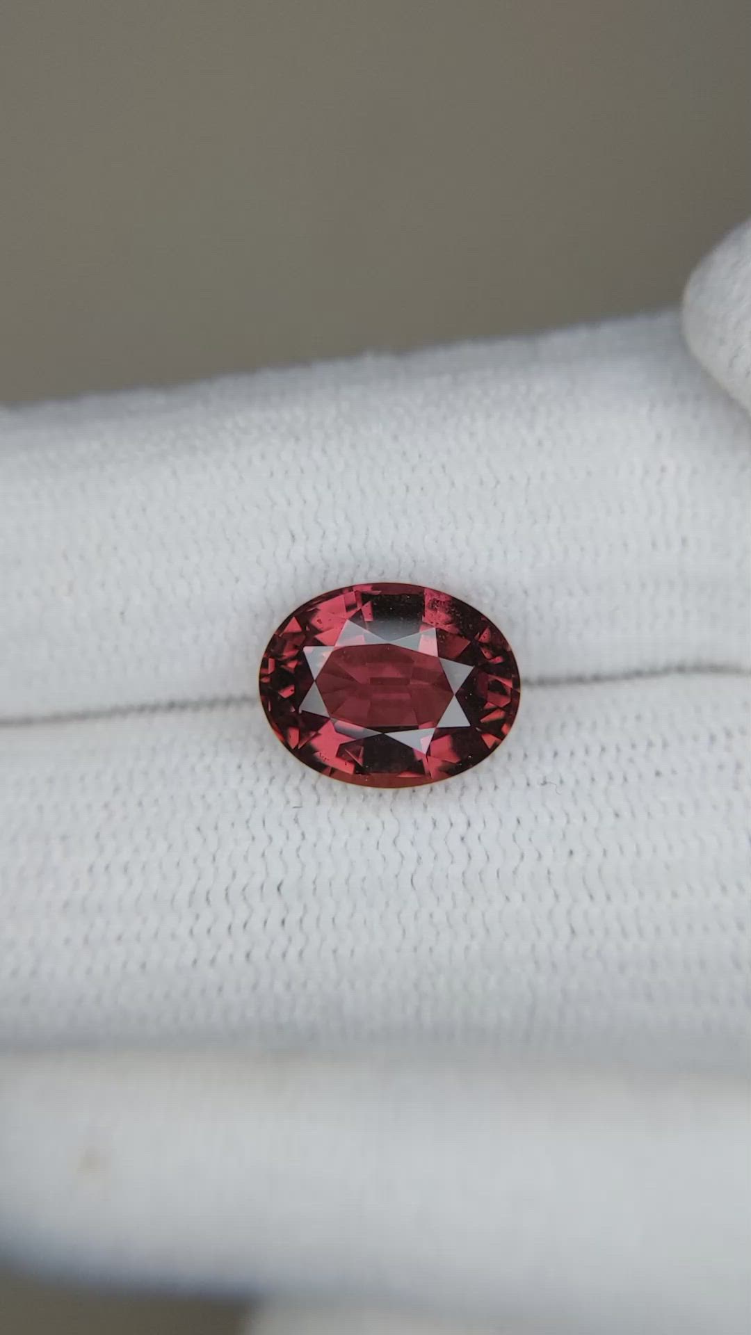 4.08 Ct. Reddish Orange Sapphire from Madagascar Size Video