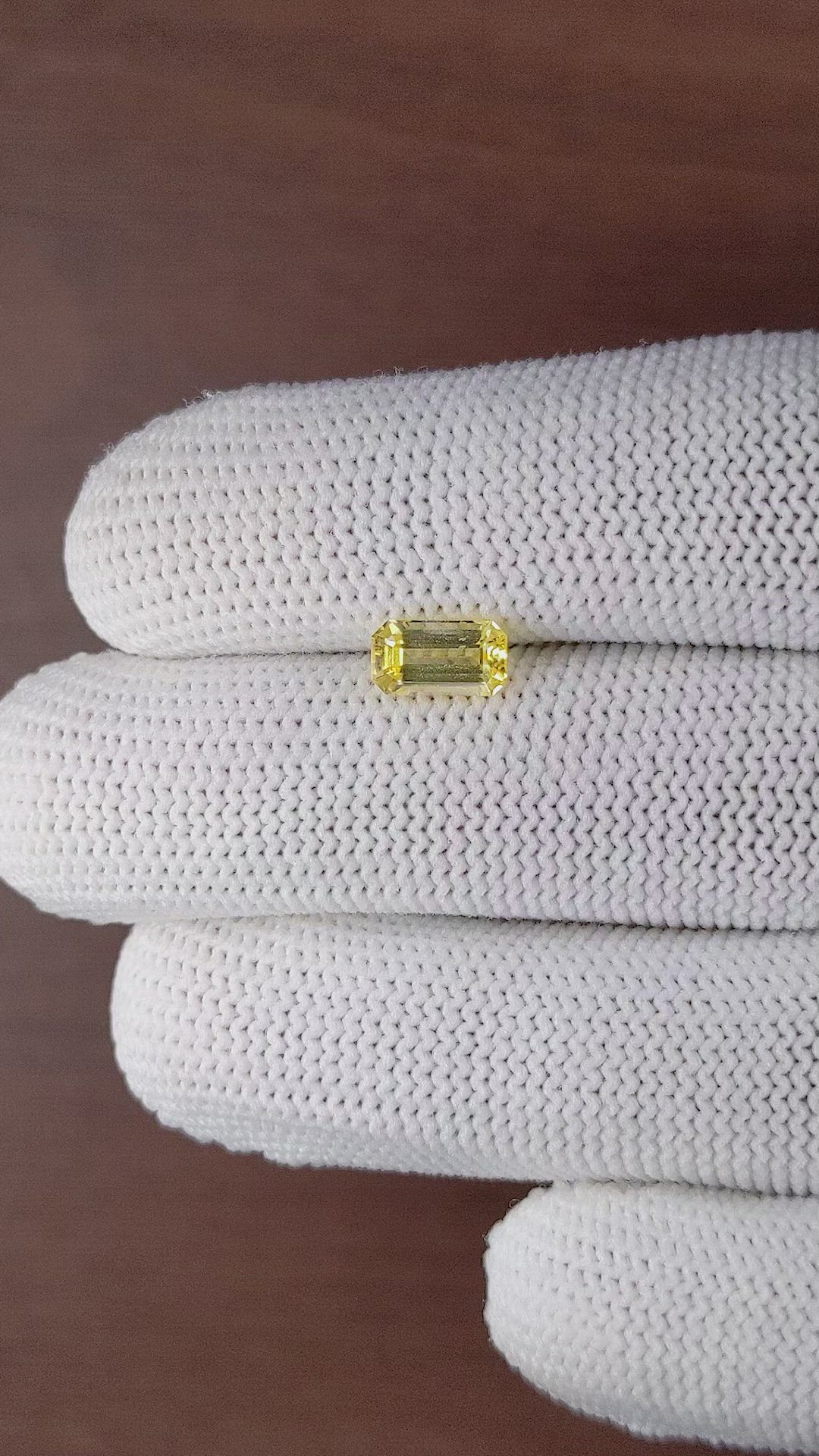 1.39 Ct. Yellow Sapphire from Ceylon (Sri Lanka) Size Video