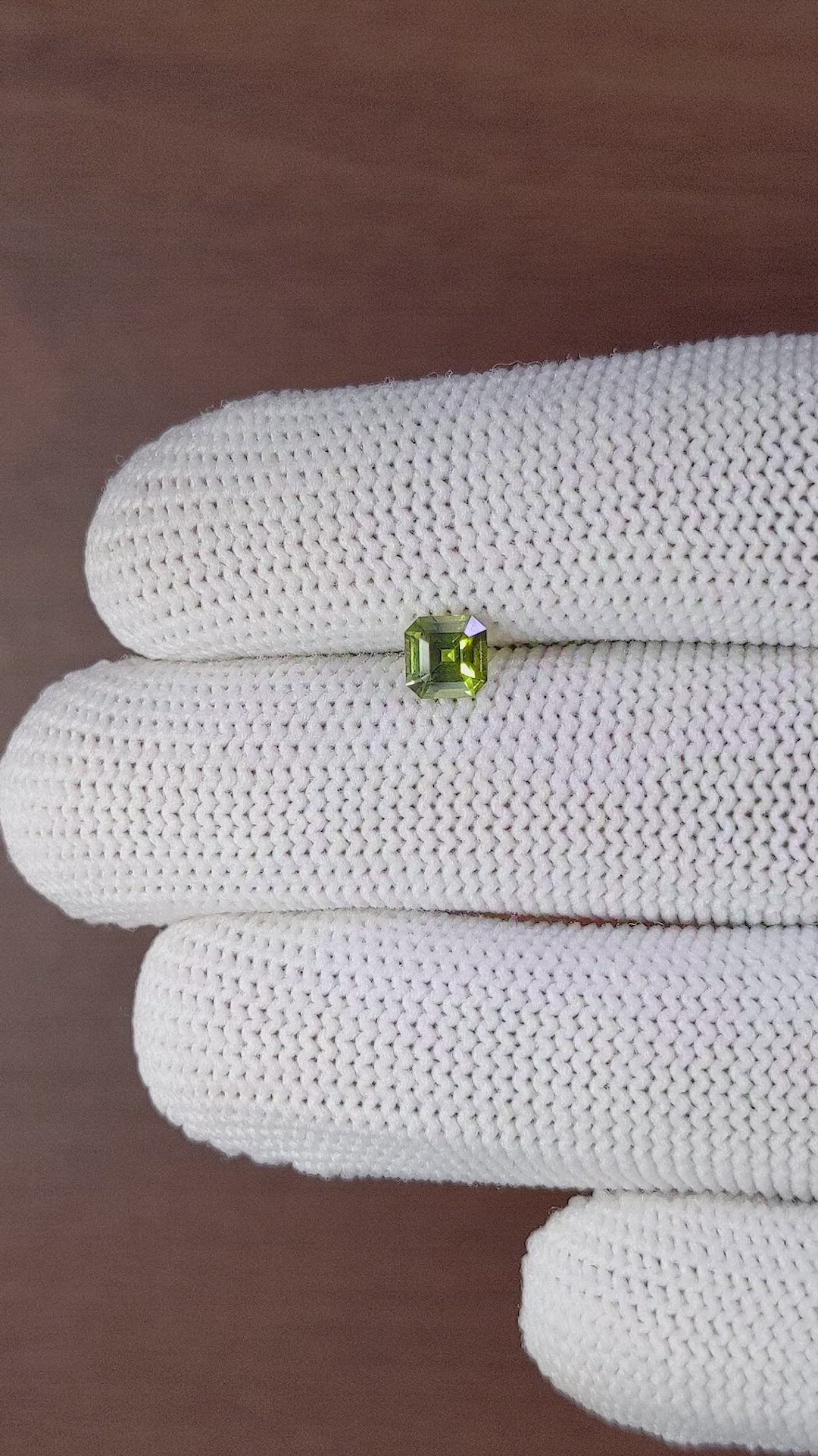 0.77 Ct. Green Sapphire from Ceylon (Sri Lanka) Size Video