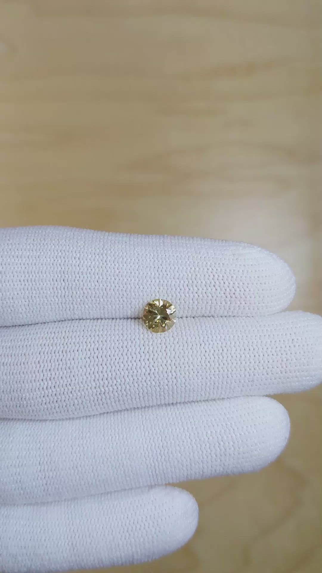 1.00 Ct. Yellow Sapphire from Ceylon (Sri Lanka) Size Video