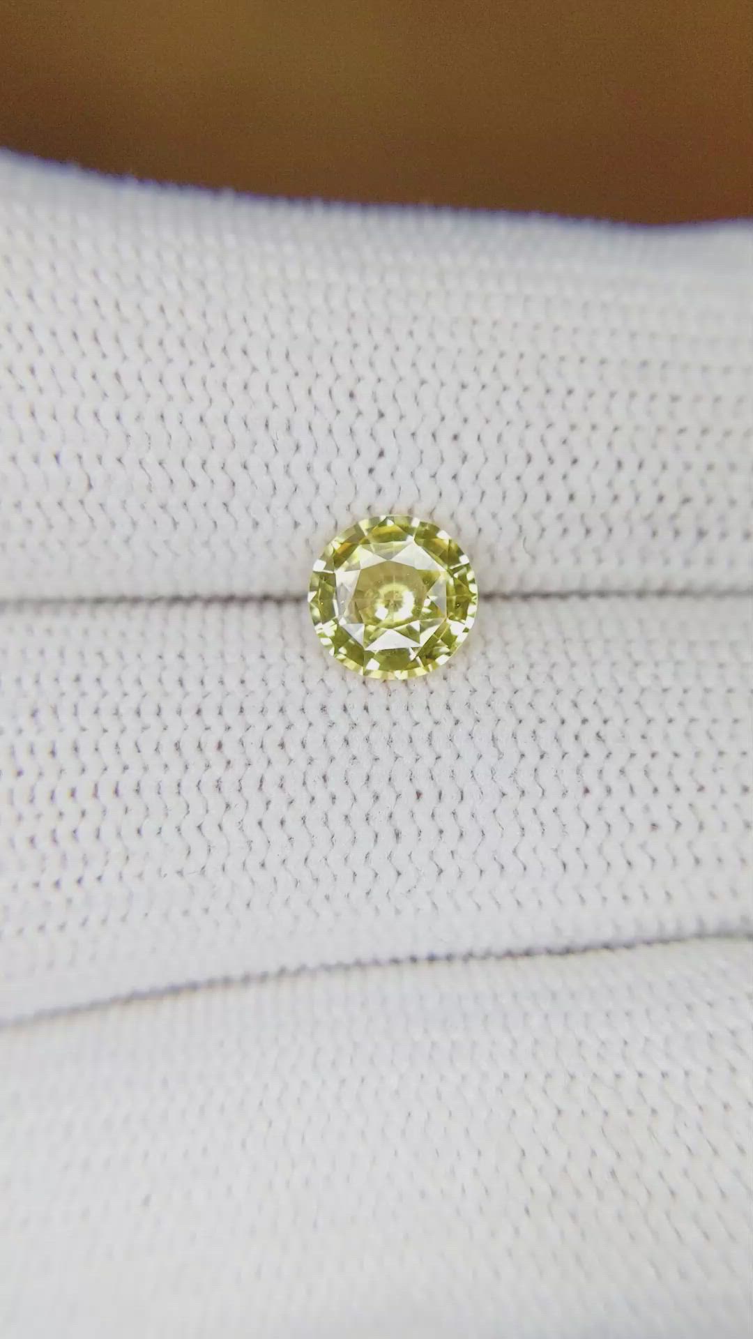 1.15 Ct. Yellow Sapphire from Ceylon (Sri Lanka) Size Video