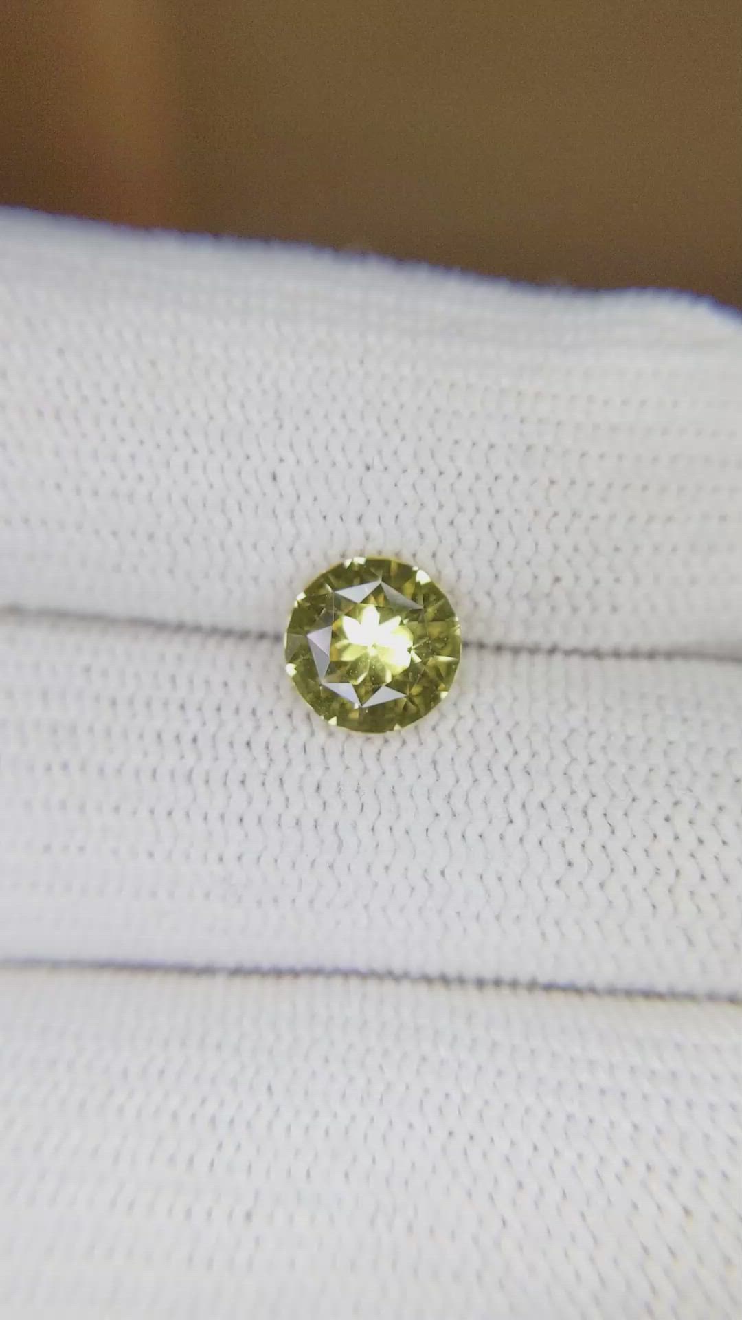 1.57 Ct. Greenish Yellow Sapphire from Ceylon (Sri Lanka) Size Video